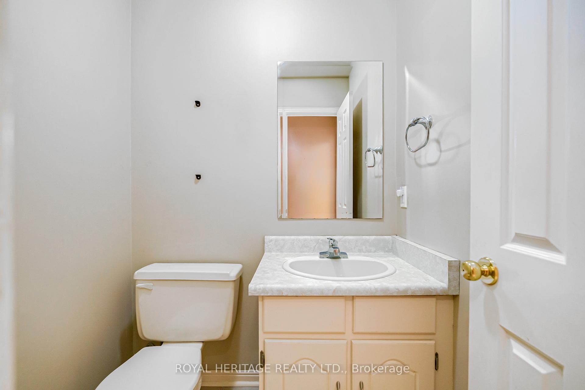 100 Squire Bakers Lane photo 16