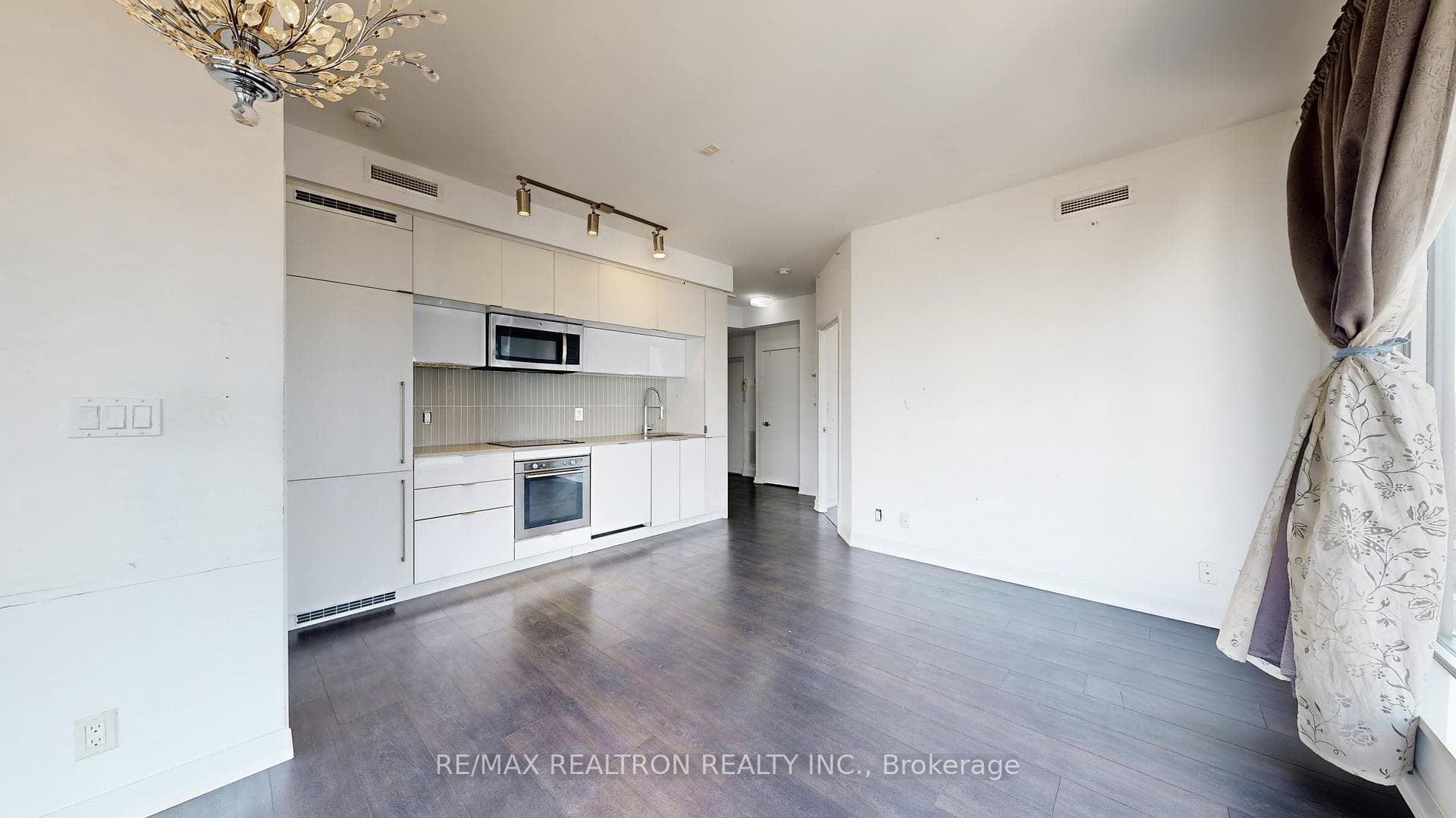 28 Avondale Avenue Unit 1102 photo 12