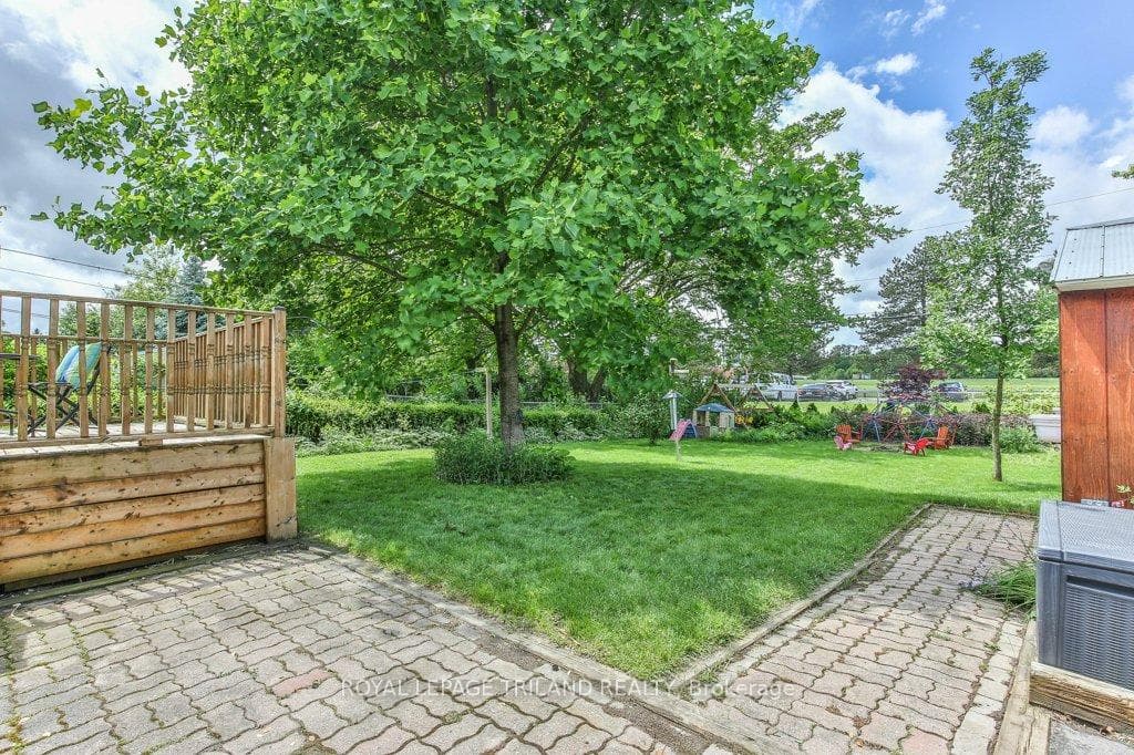 439 BEACHWOOD Avenue photo 32
