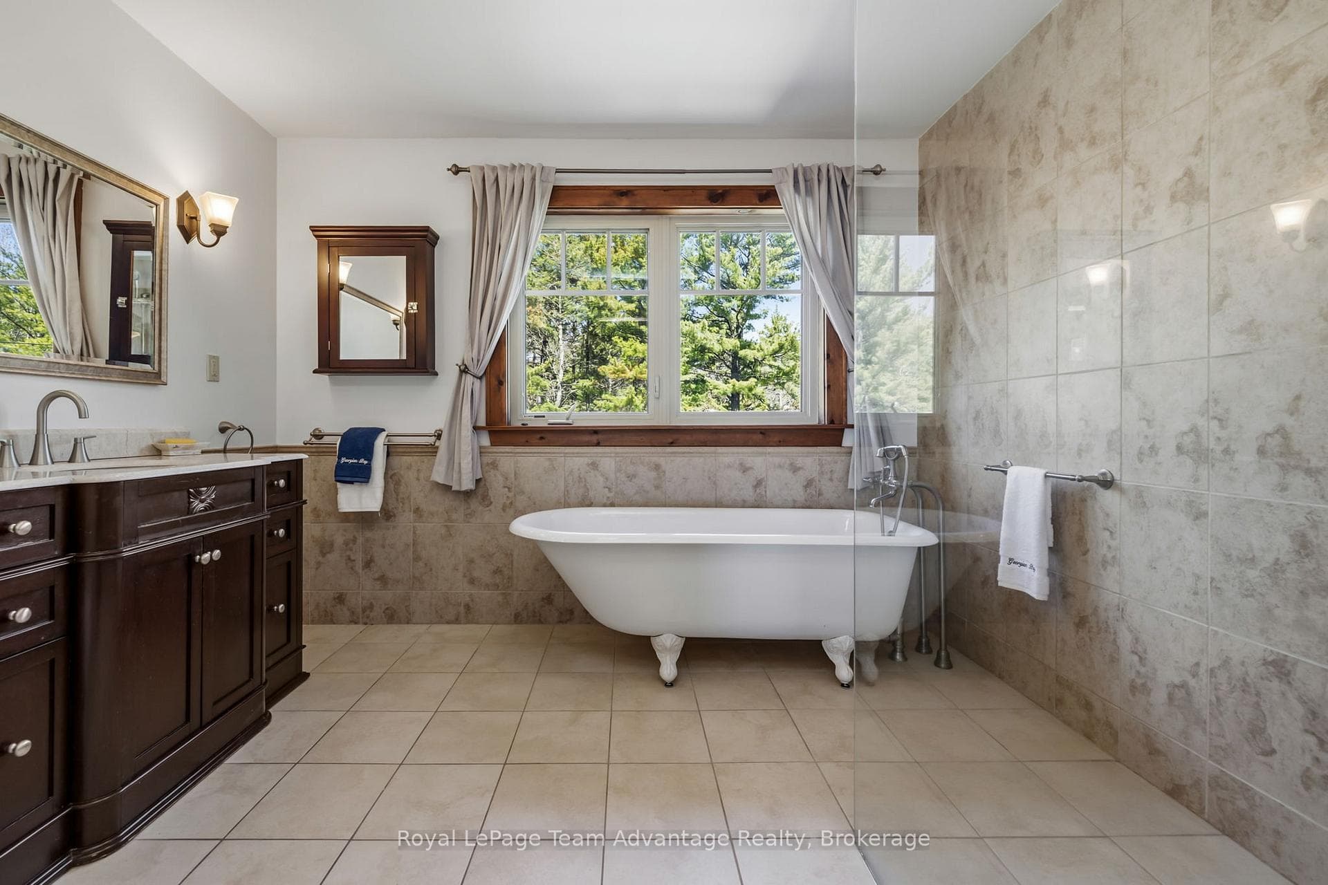 121 Rattlebear Drive photo 18