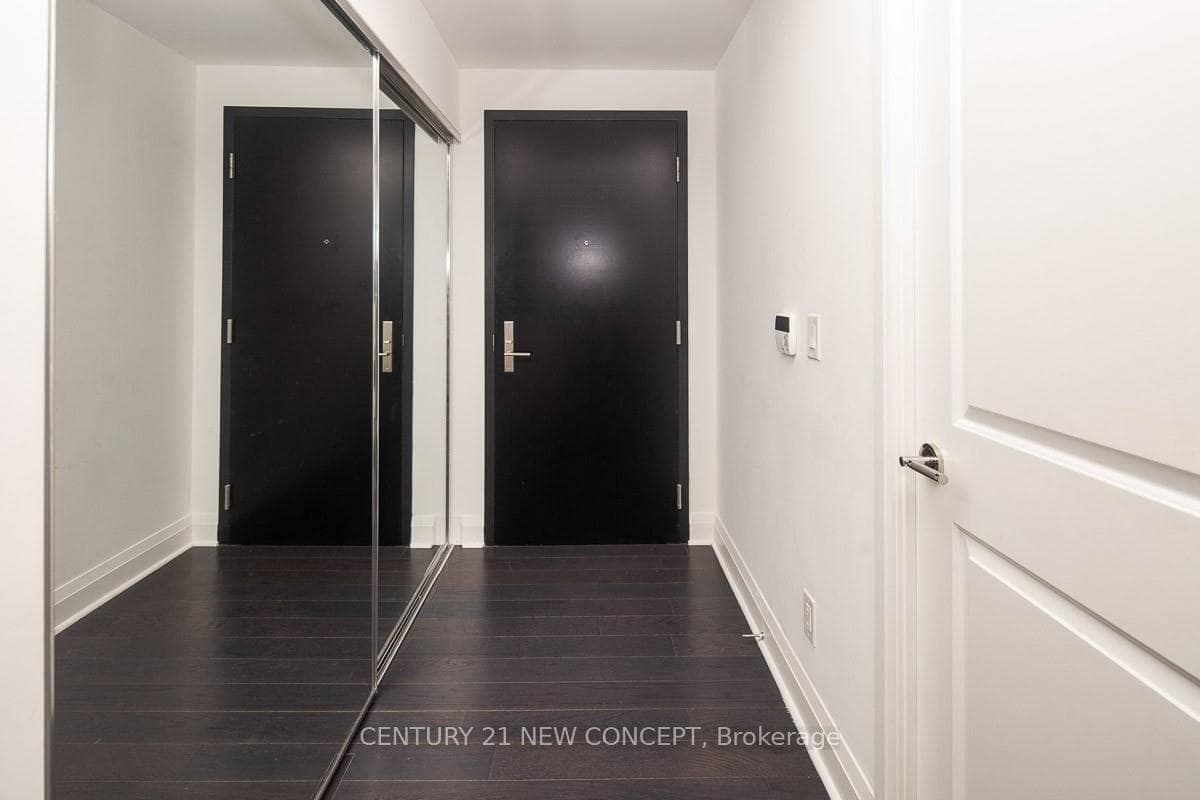 1080 Bay Street Unit 2403 photo 3