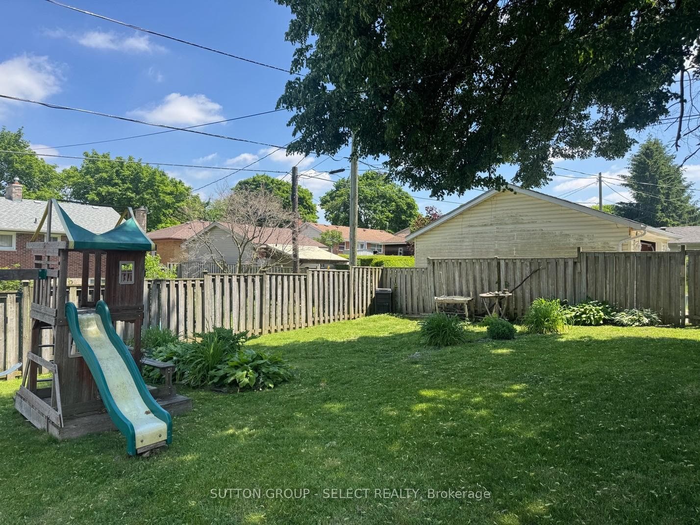 198 Arlington Crescent photo 25