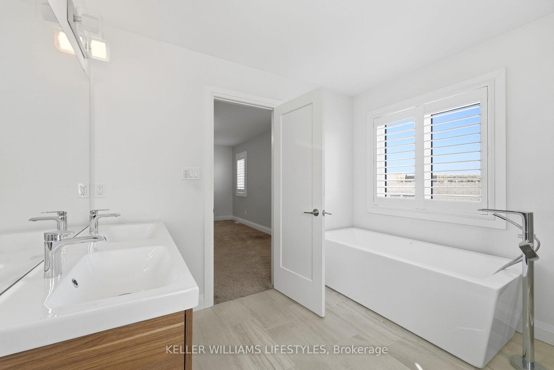 140 CRESTVIEW Drive photo 19