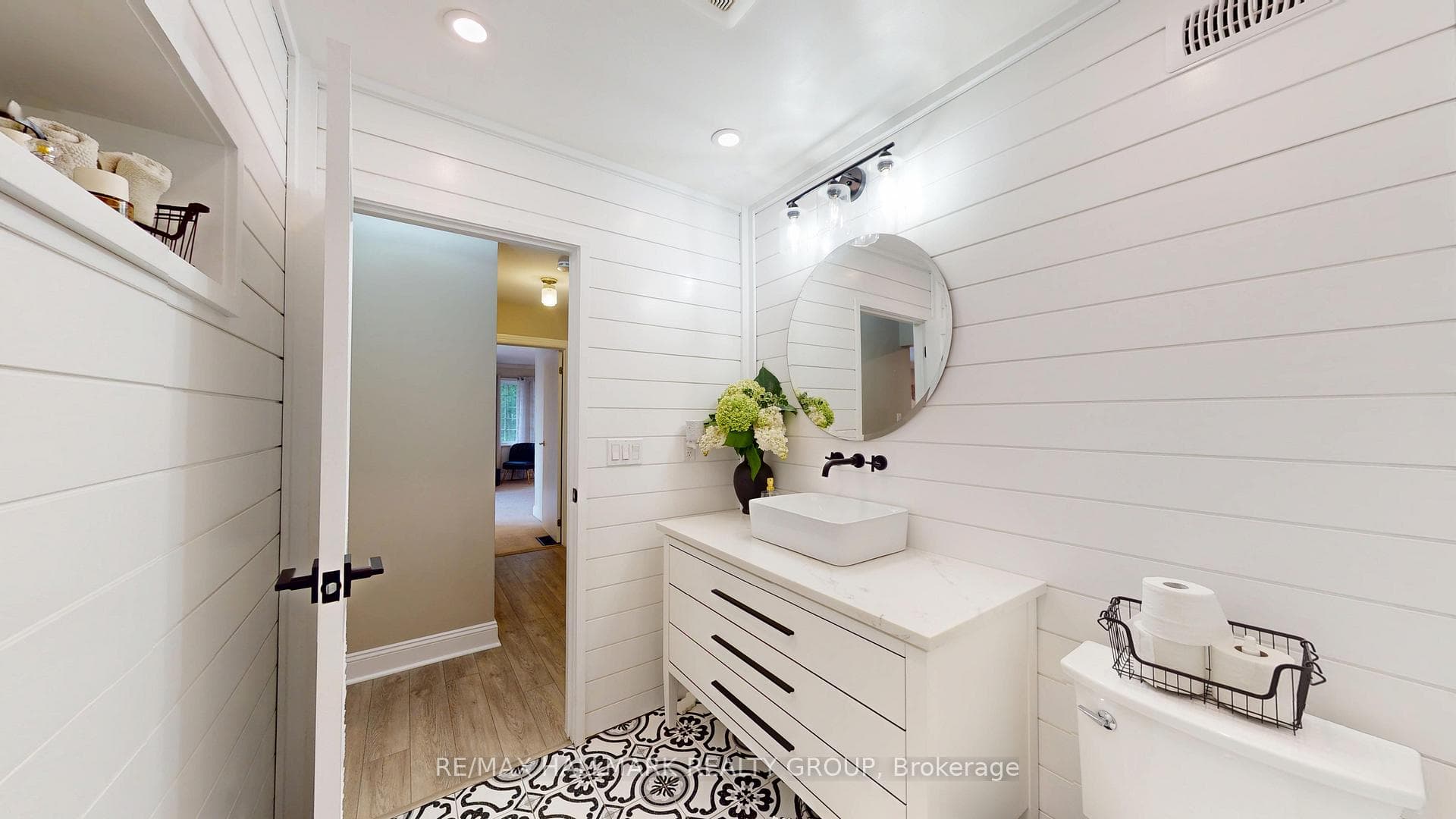 2661 Mcintosh Road photo 17