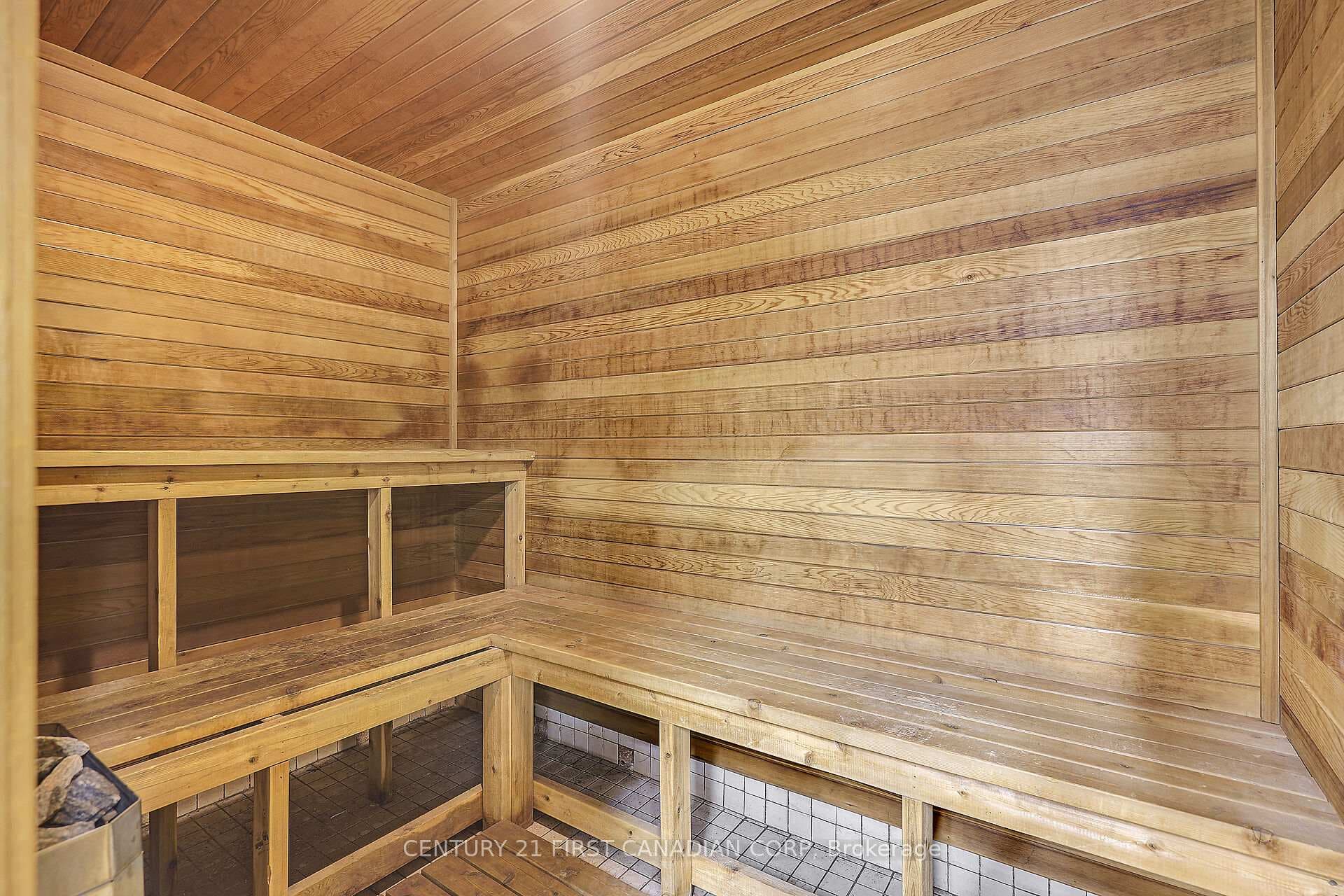 DRY SAUNA