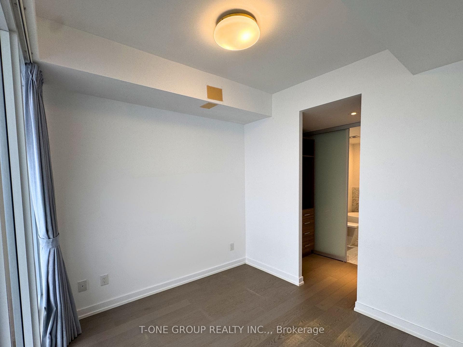 488 University Avenue Unit 4112 photo 10