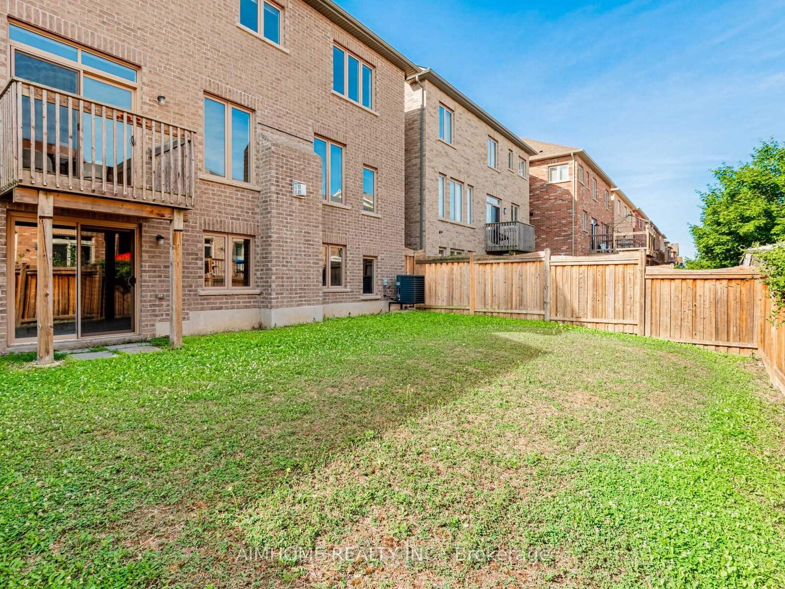 185 William Bartlett Drive photo 32