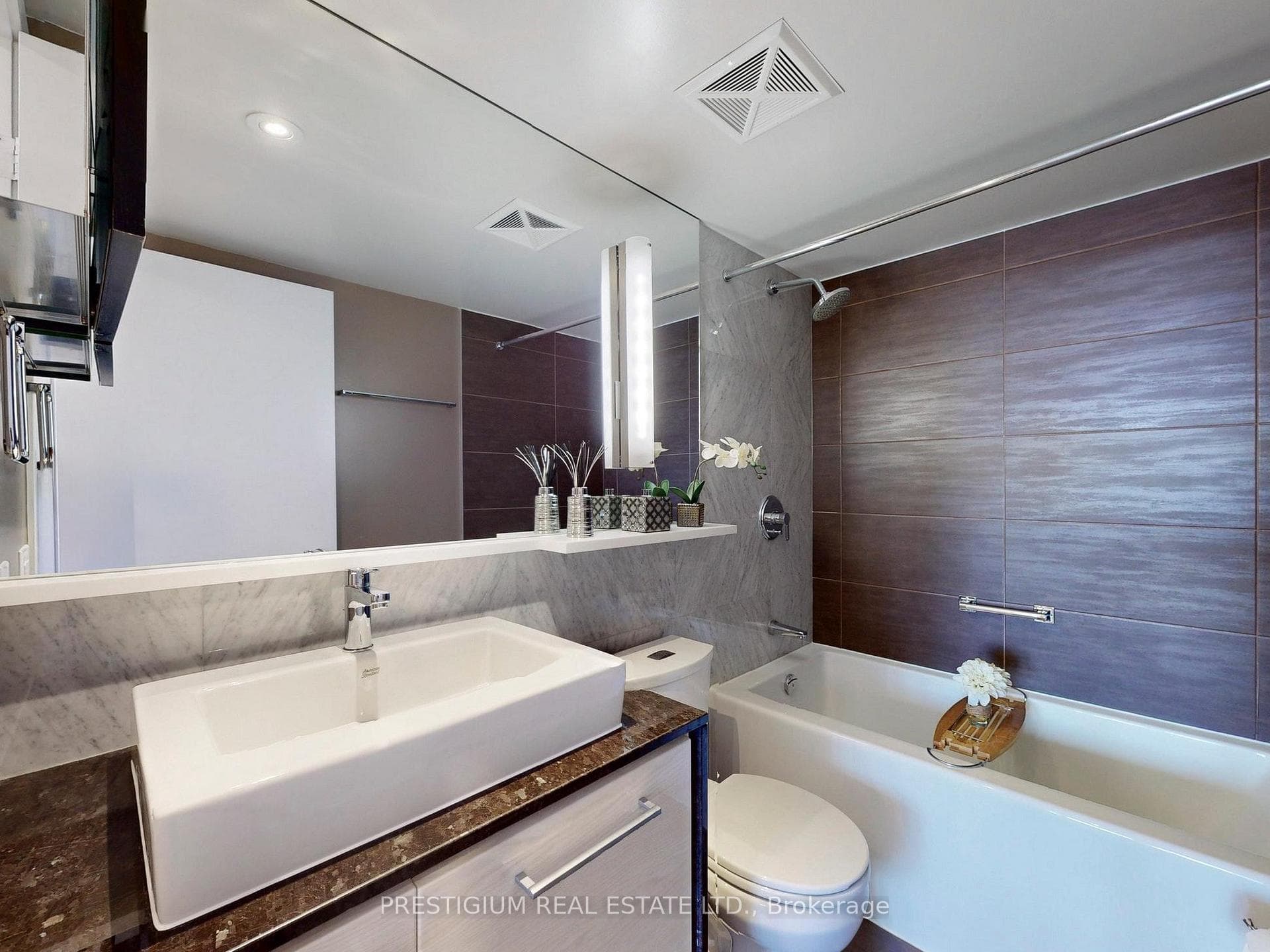 121 Mcmahon Drive Unit 1809 photo 26