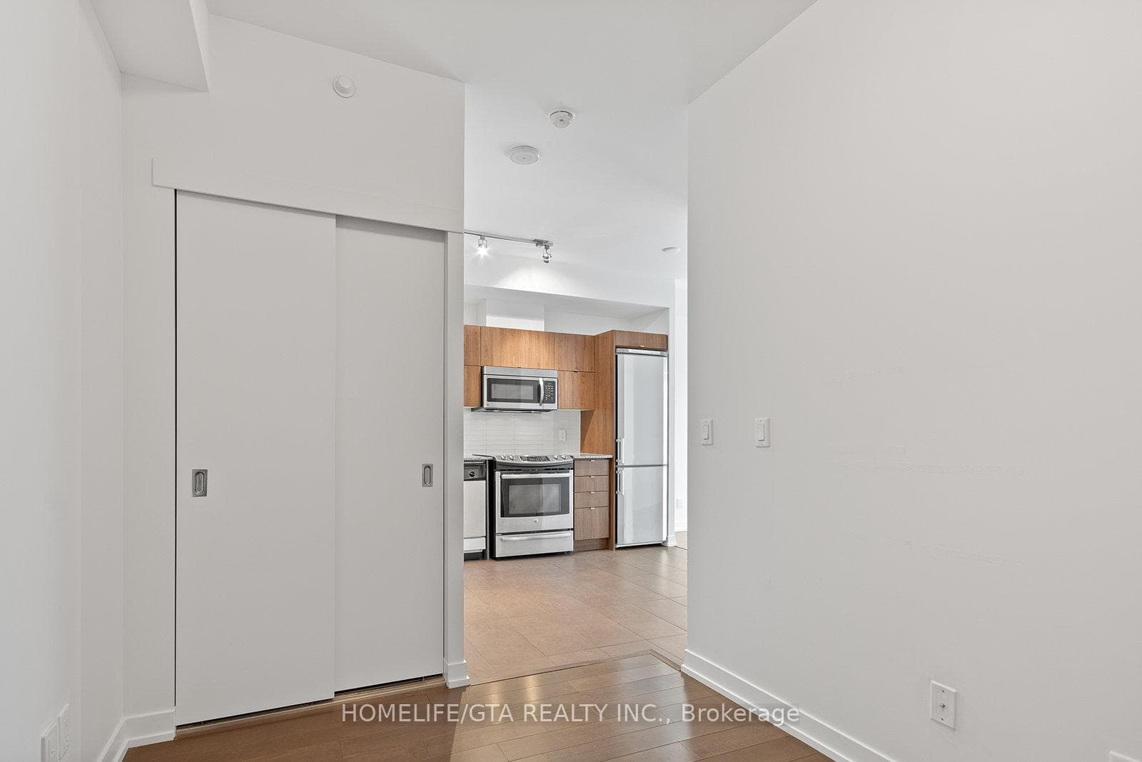170 Fort York Boulevard Unit 2513 photo 9
