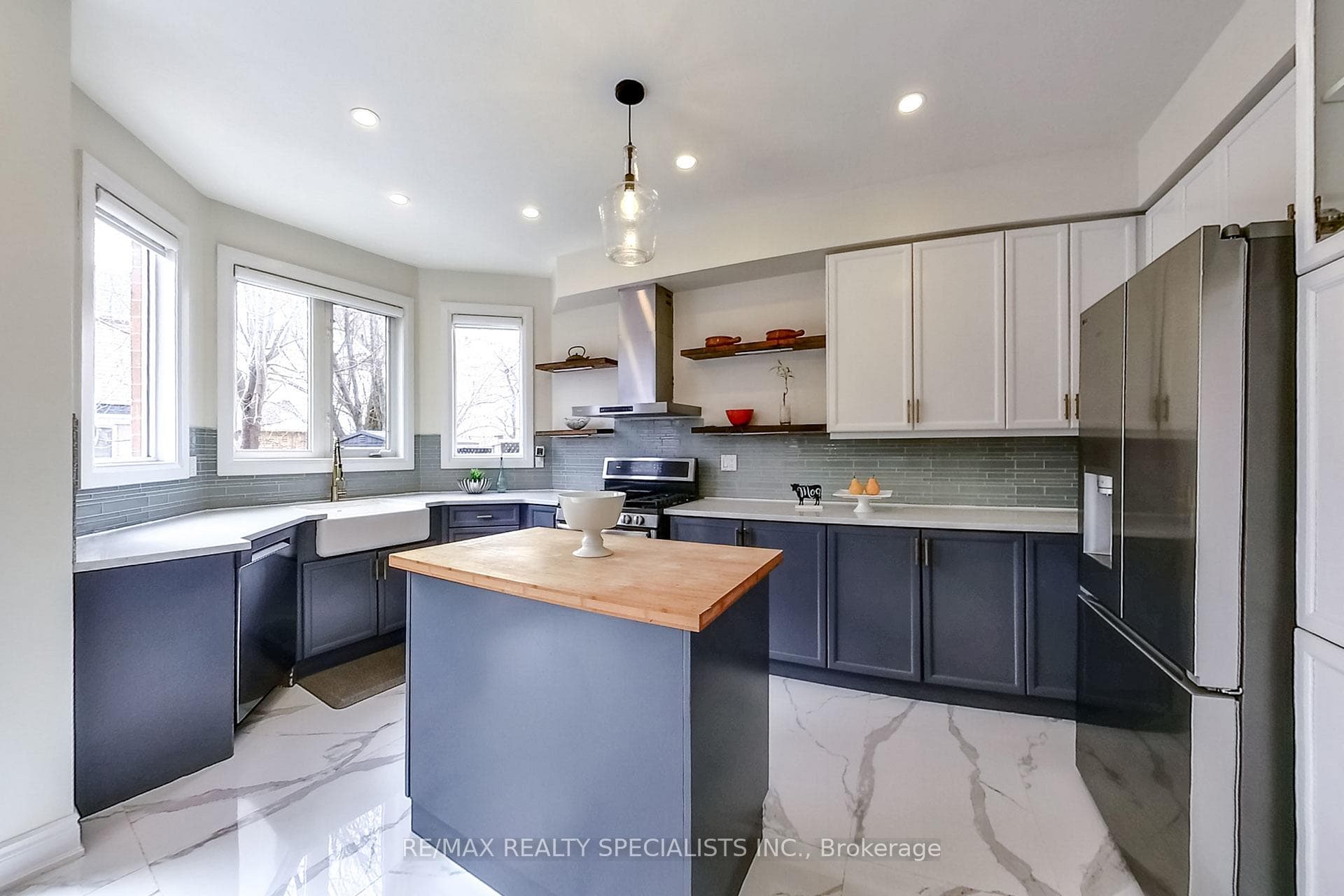 714 TRUDEAU Drive photo 13