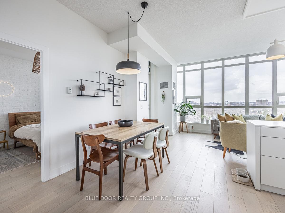 1638 Bloor Street Unit 1106 photo 2