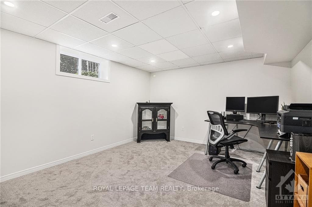 39 BELLEVIEW Drive photo 28