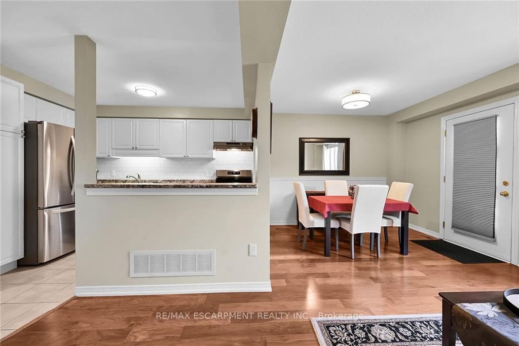 1771 Upper Wentworth Street Unit 4 photo 15