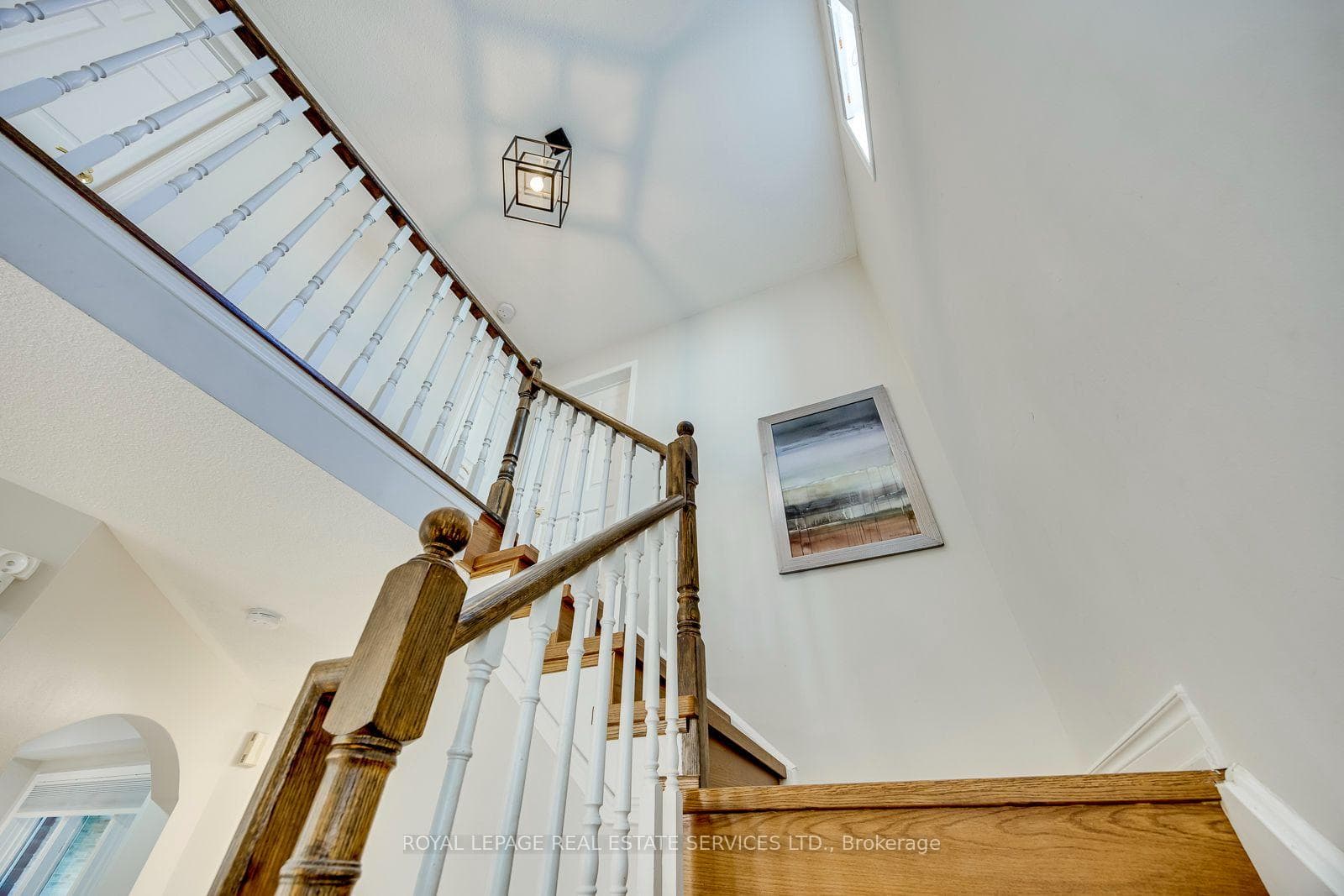 6121 Leeside Crescent photo 19