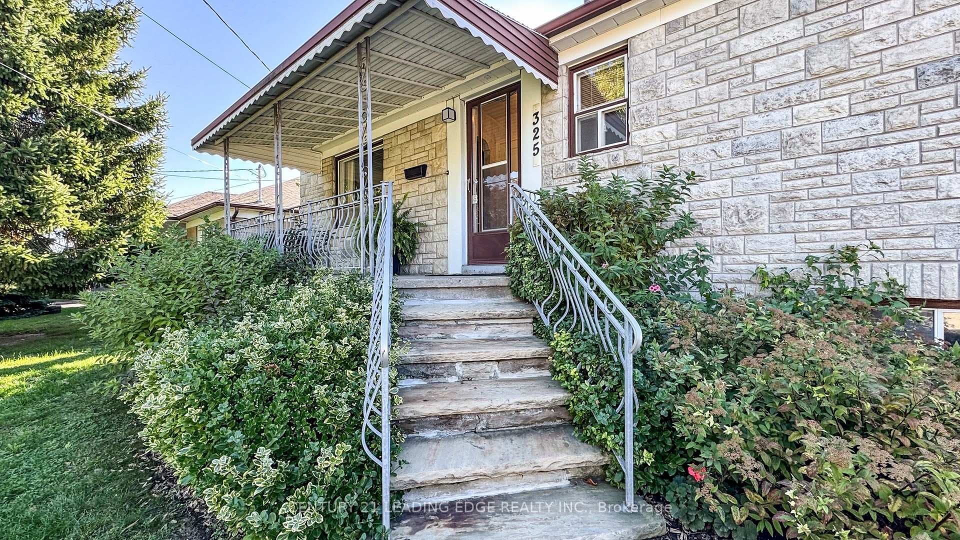 325 Waterloo Avenue photo 32
