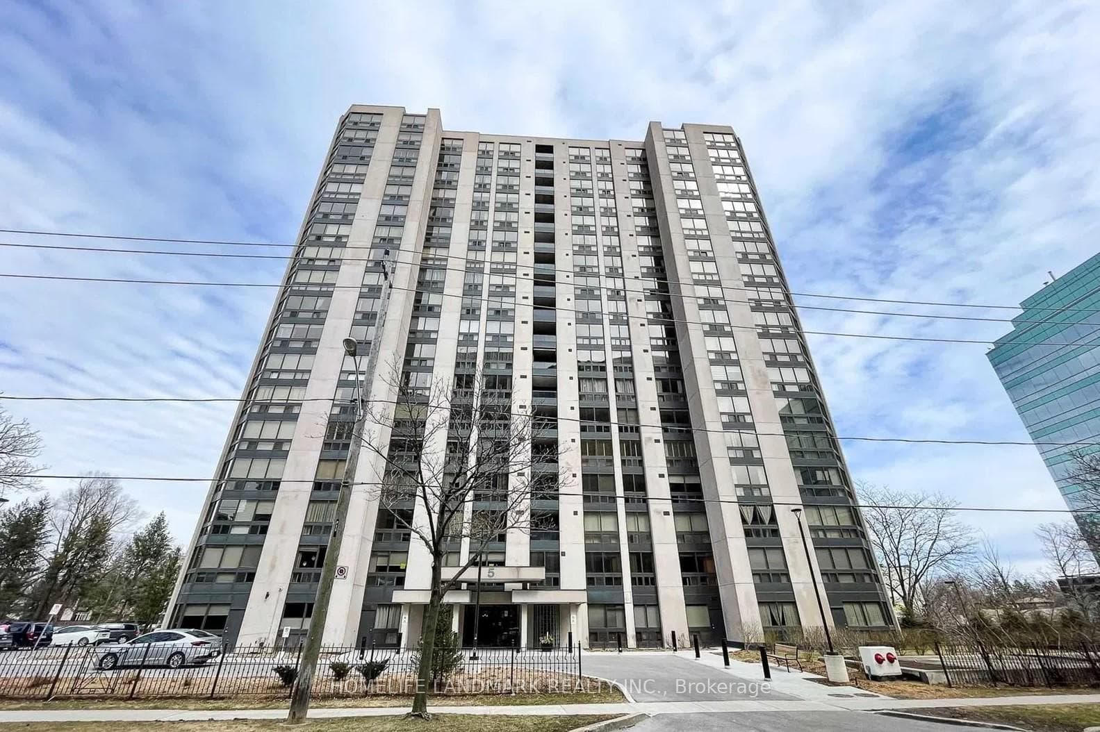 5 Kenneth Avenue Unit 608 photo 1