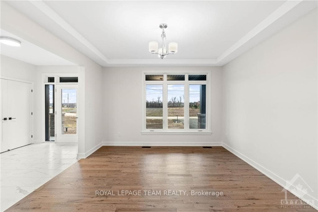 131 CASSIDY Crescent photo 9