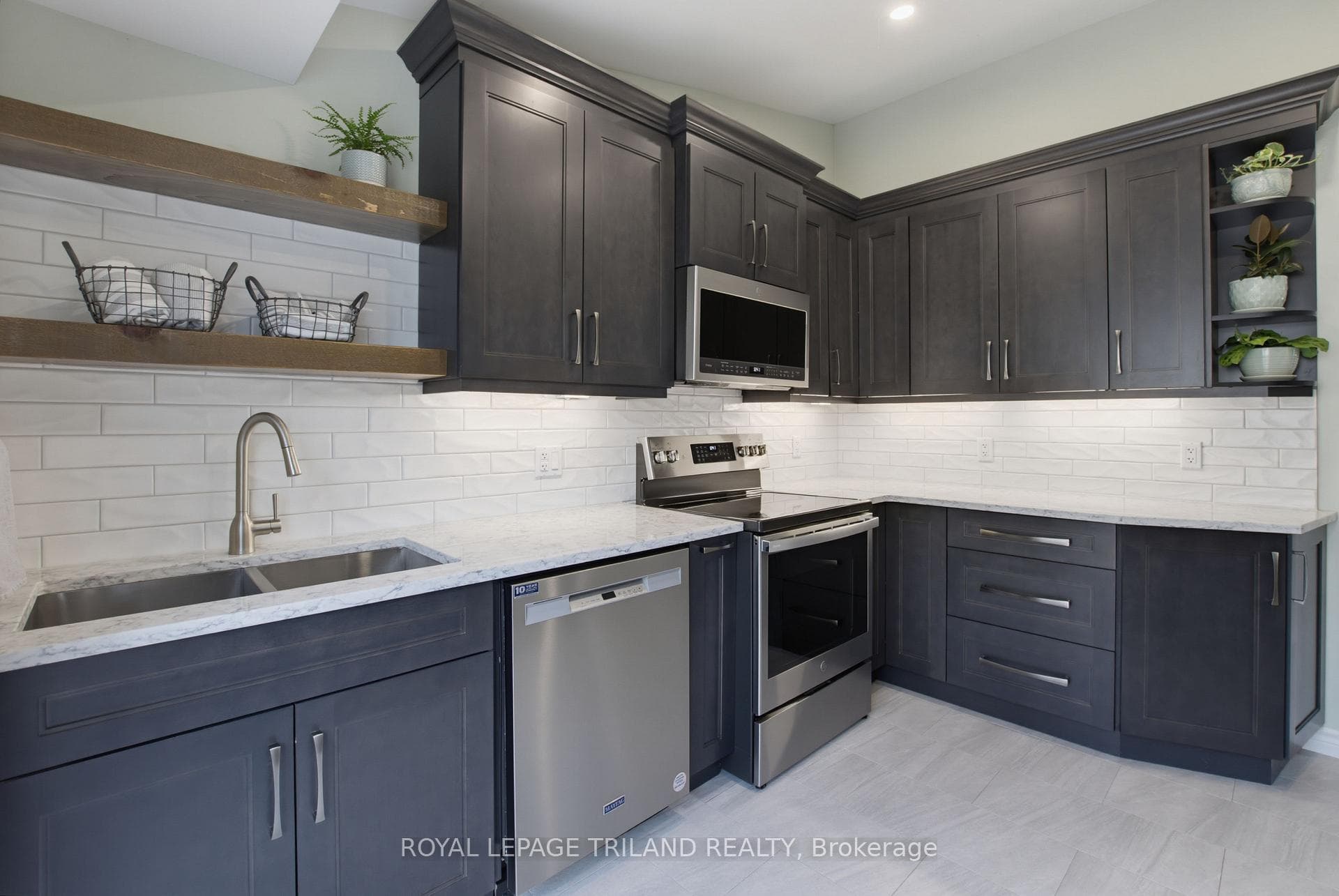 71 Joyce Street photo 14