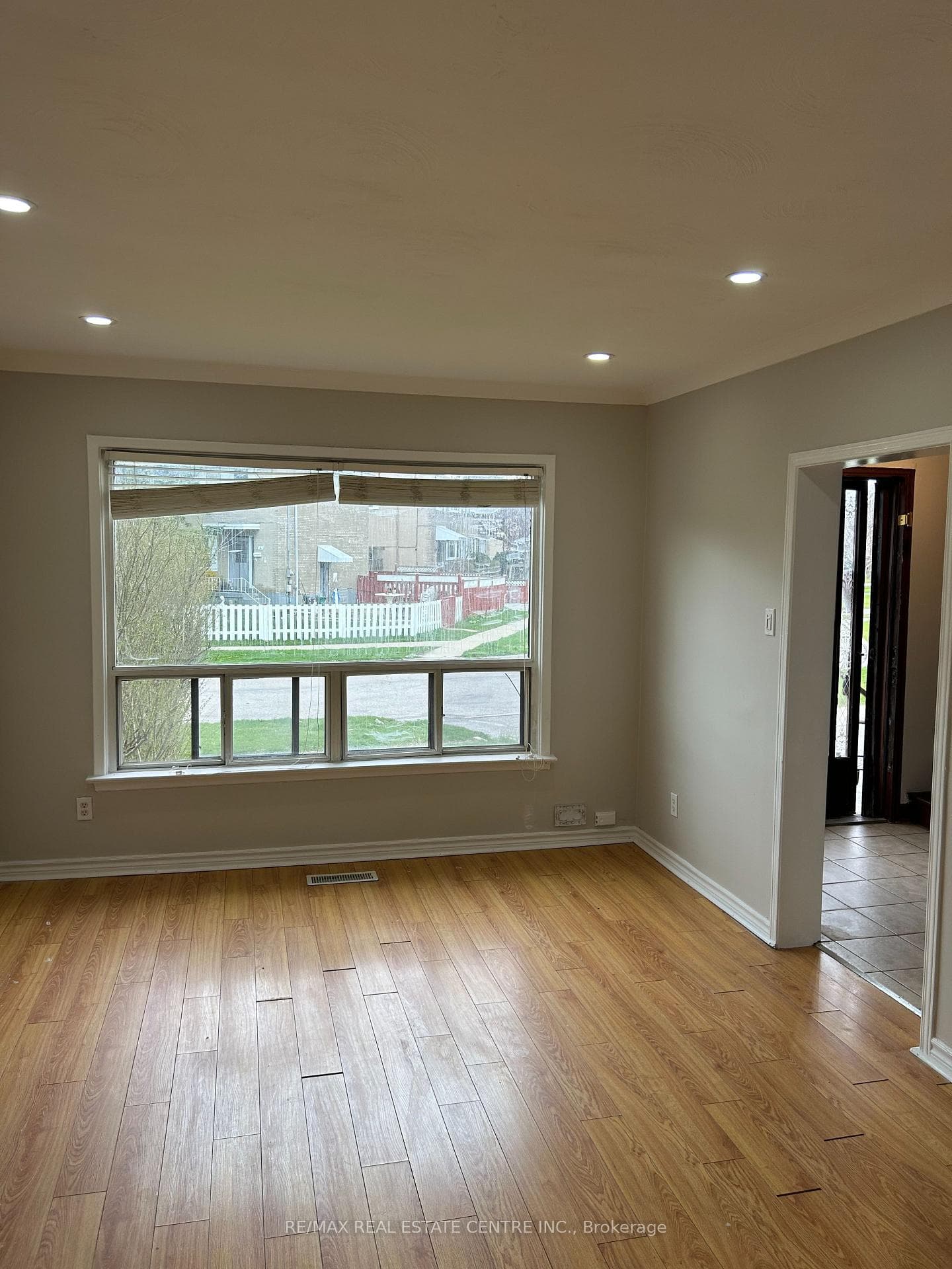 23 Glory Crescent photo 2