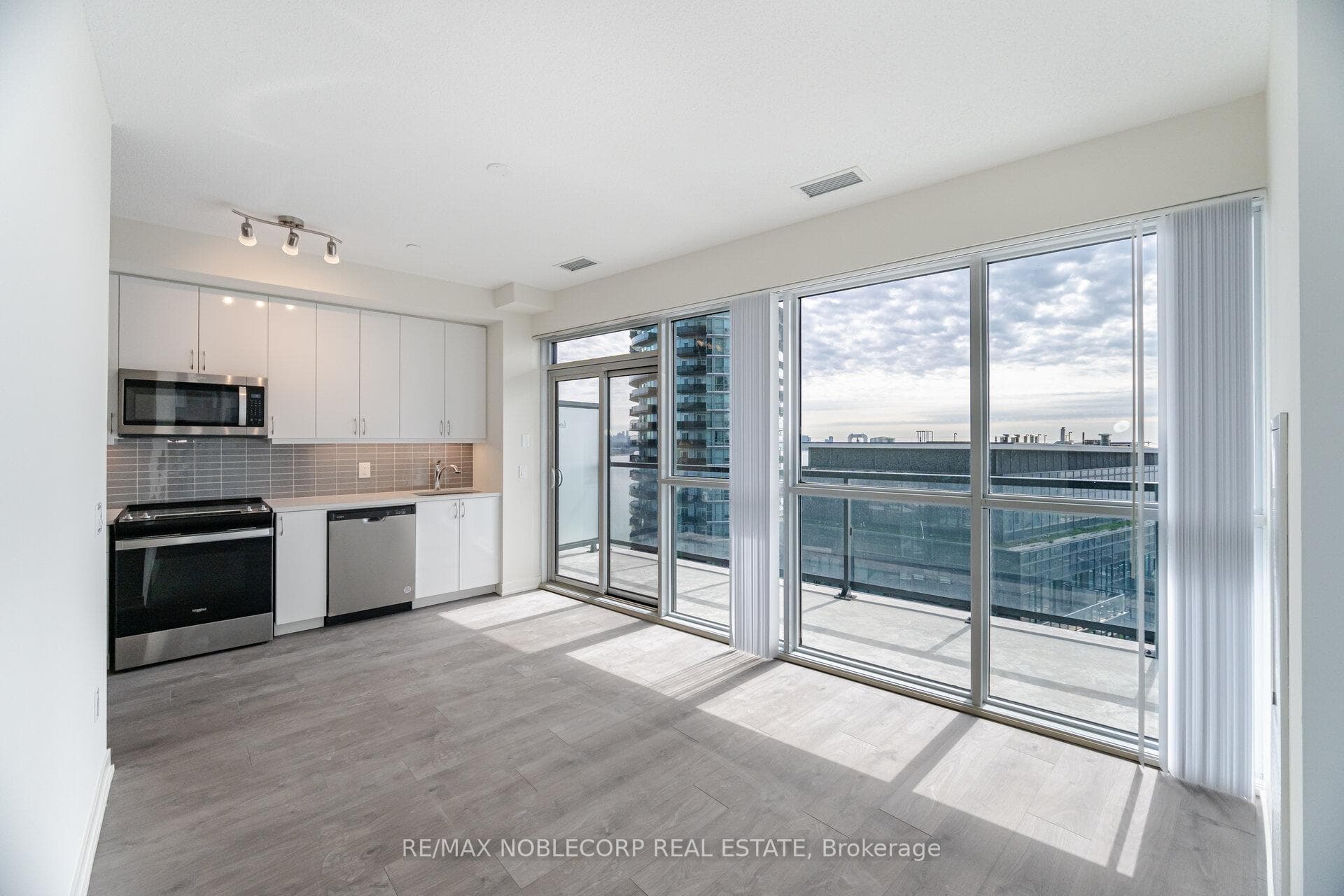 38 Annie Craig Drive Unit 2105 photo 12