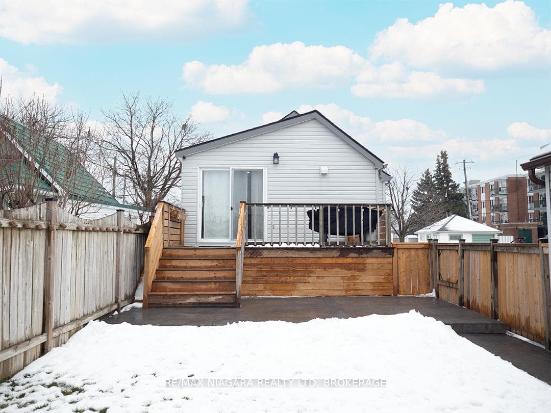574 Steele Street photo 24