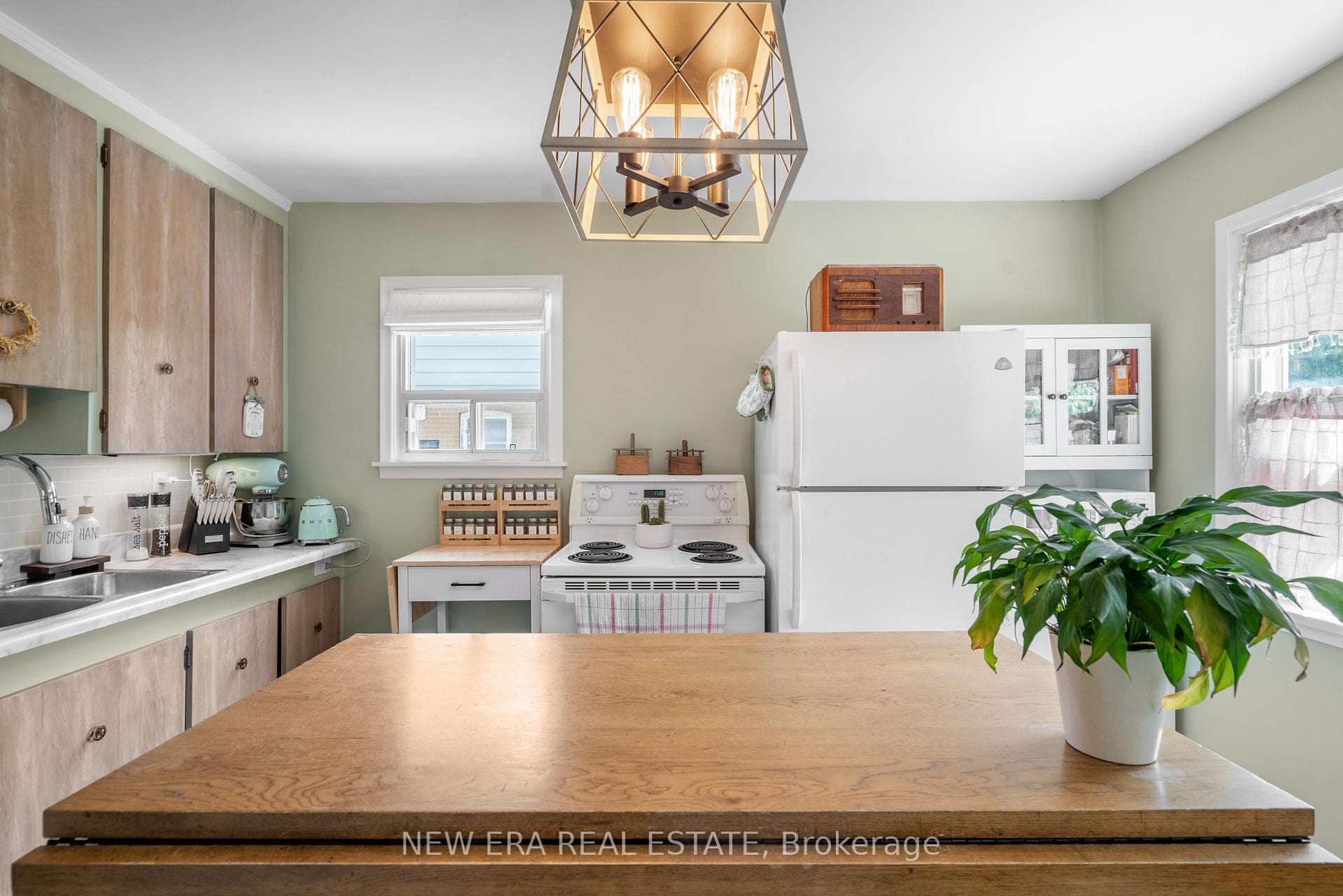91 Hadrian Drive photo 4