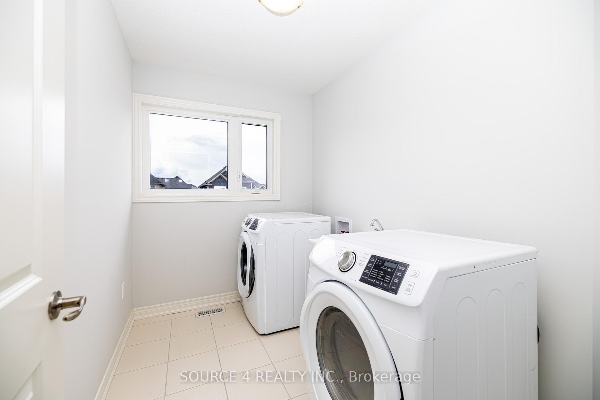 140 Susan Drive photo 28