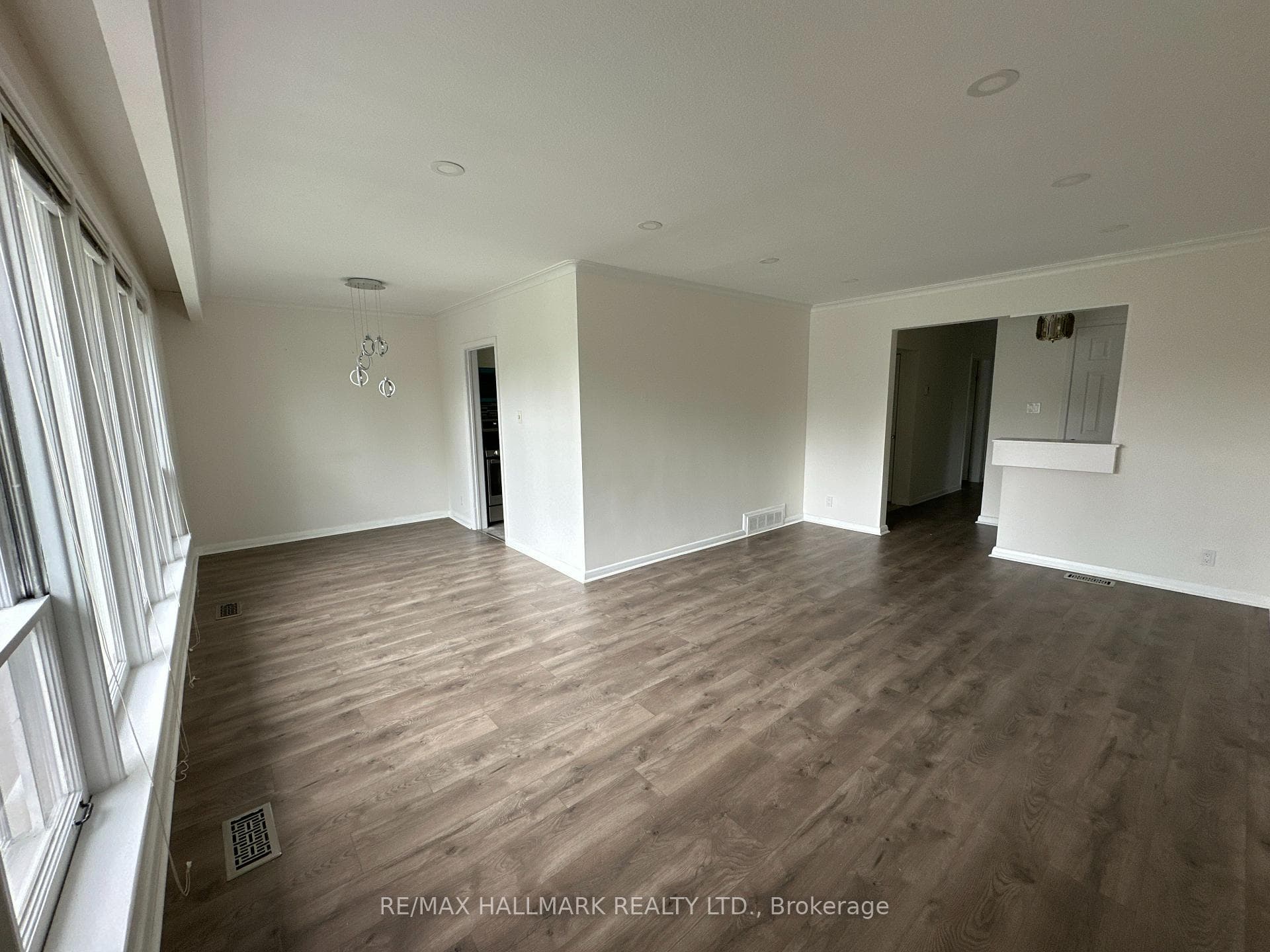 210 Maple Avenue Unit Main Fl photo 2