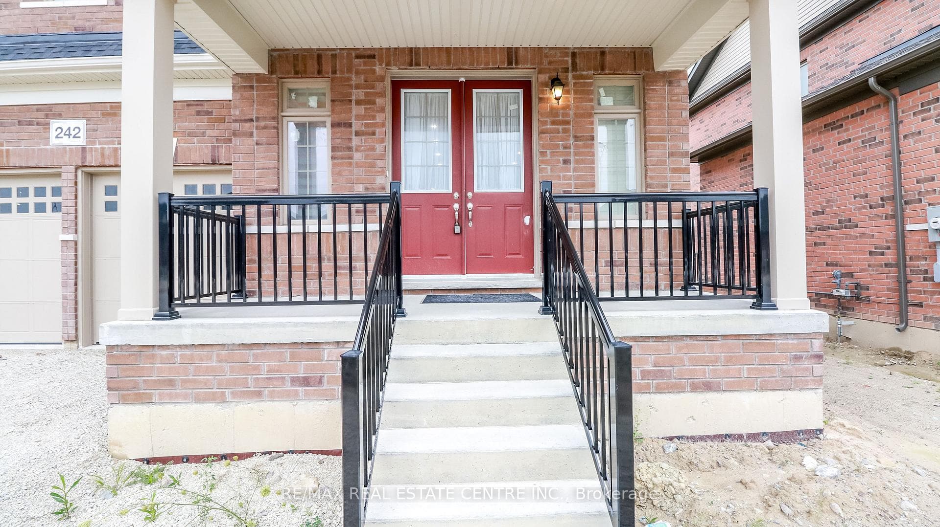 242 Duncan Street photo 4