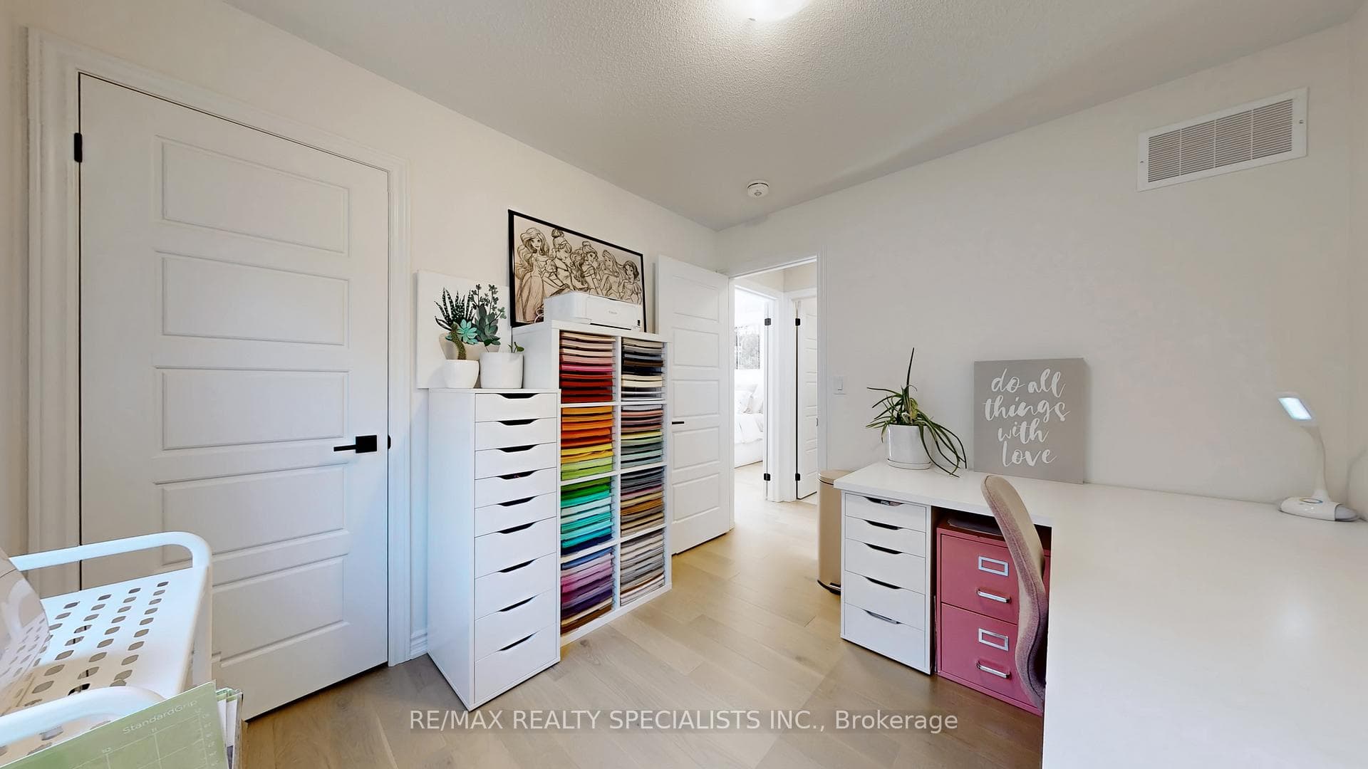 462 Bergamot Avenue photo 24