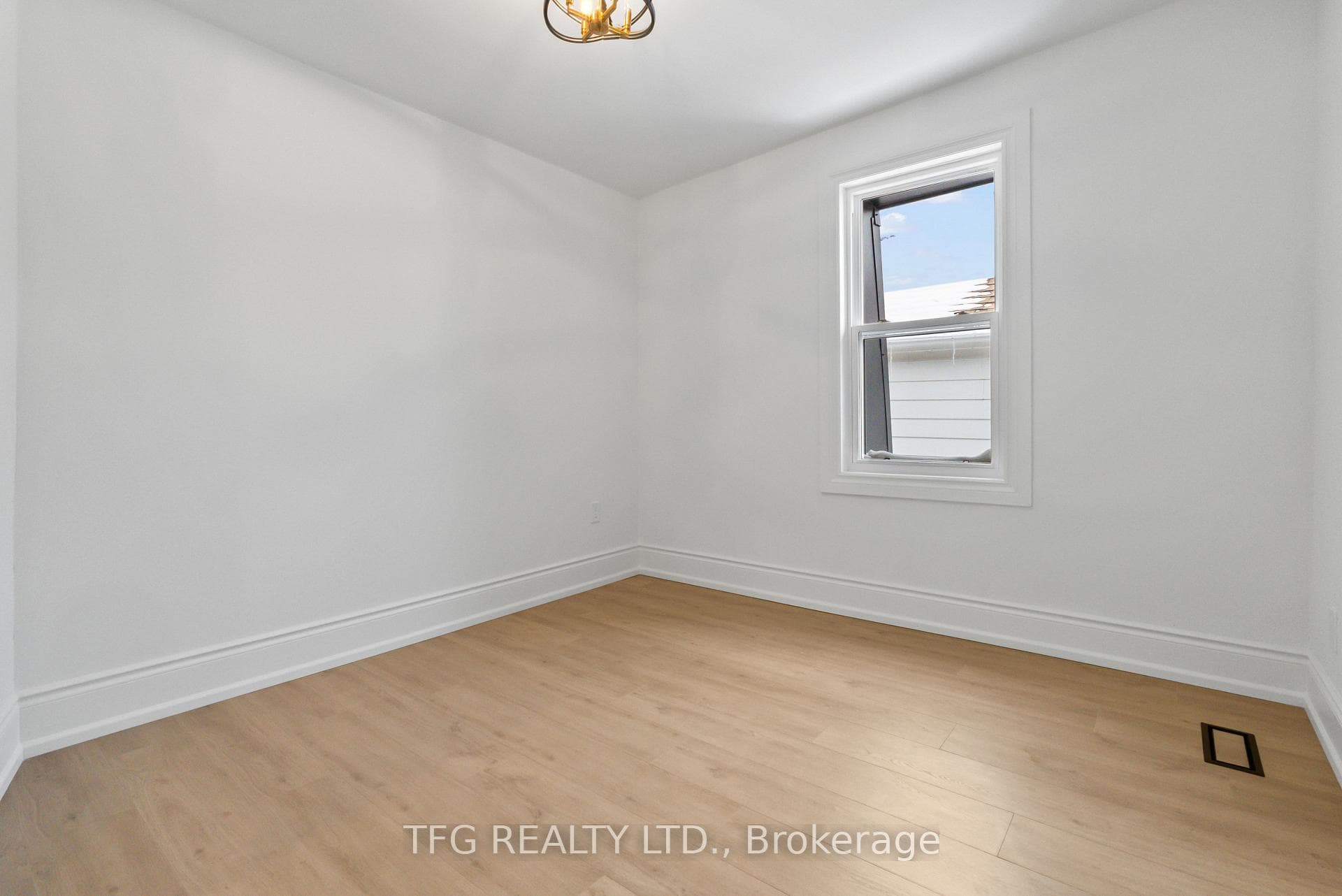 144 Nassau Street photo 21