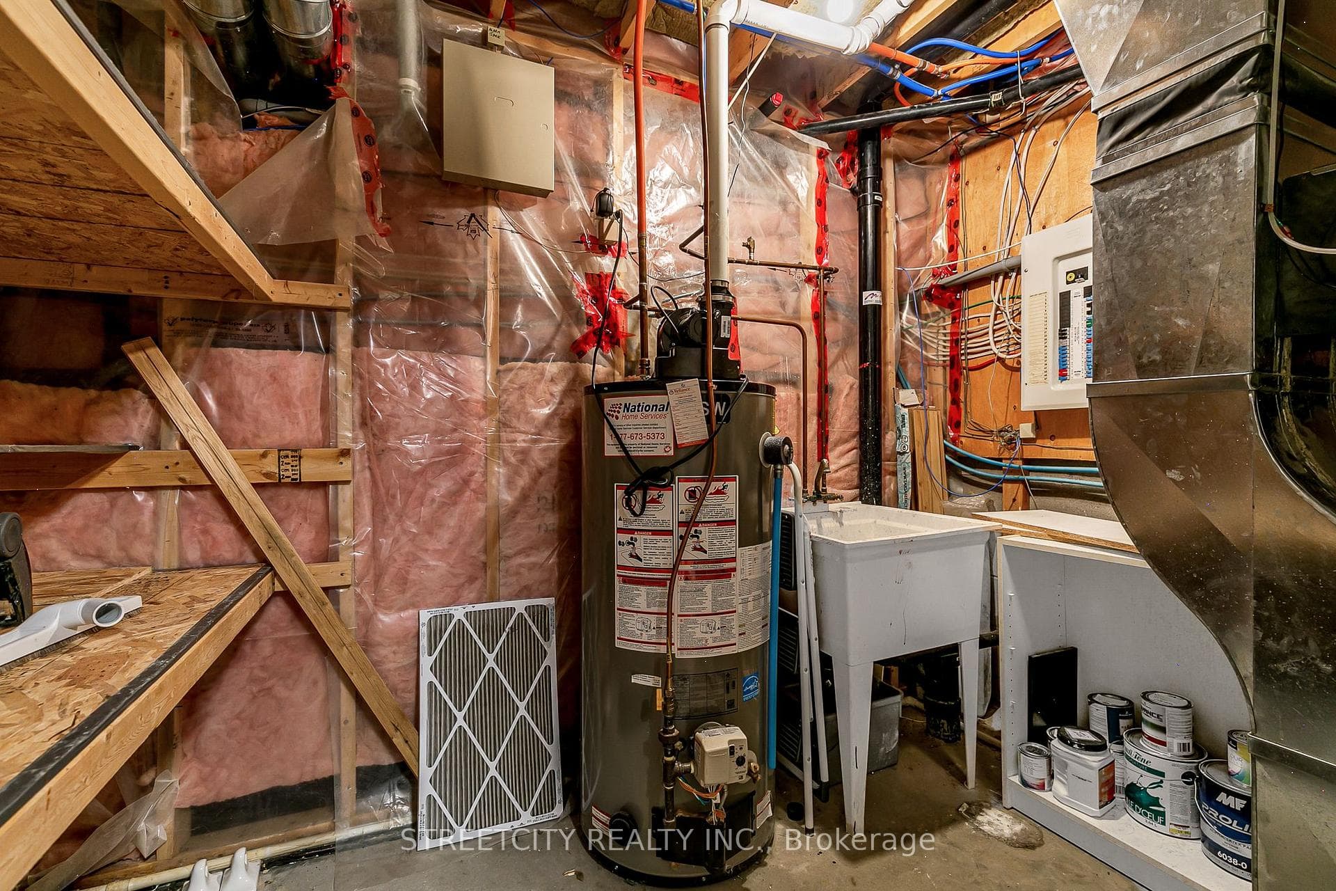 465 Jewel Street photo 28