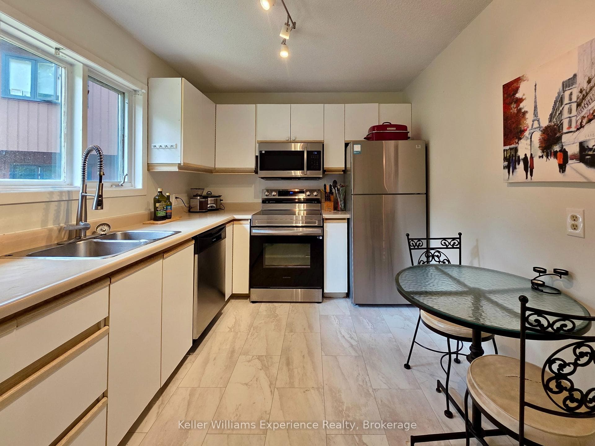 49 Southbank Drive Unit 10 photo 7