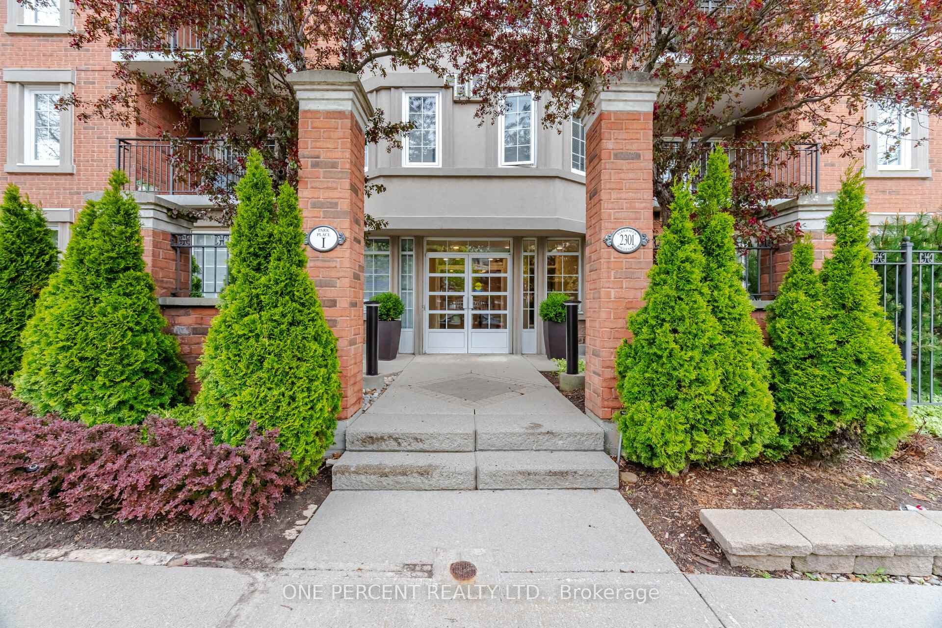 2301 Parkhaven Boulevard Unit 208 photo 2