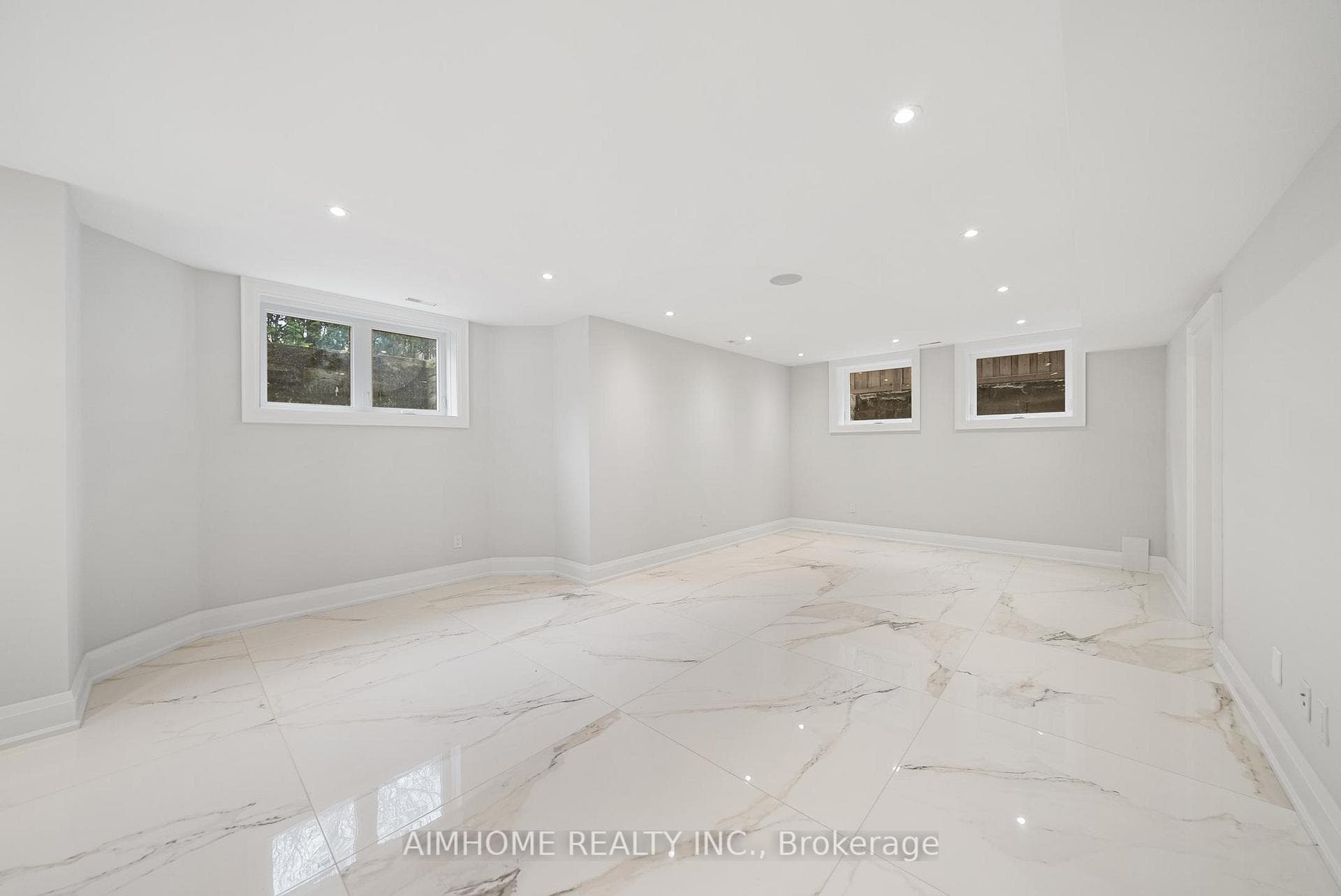 21 Summerfeldt Crescent photo 20