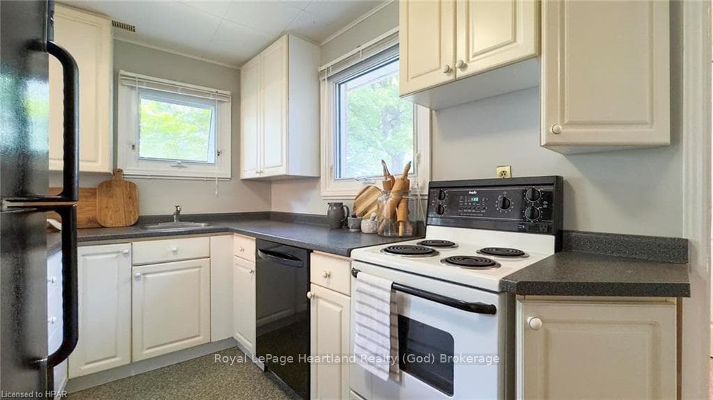 27 BLUEWATER Drive photo 8