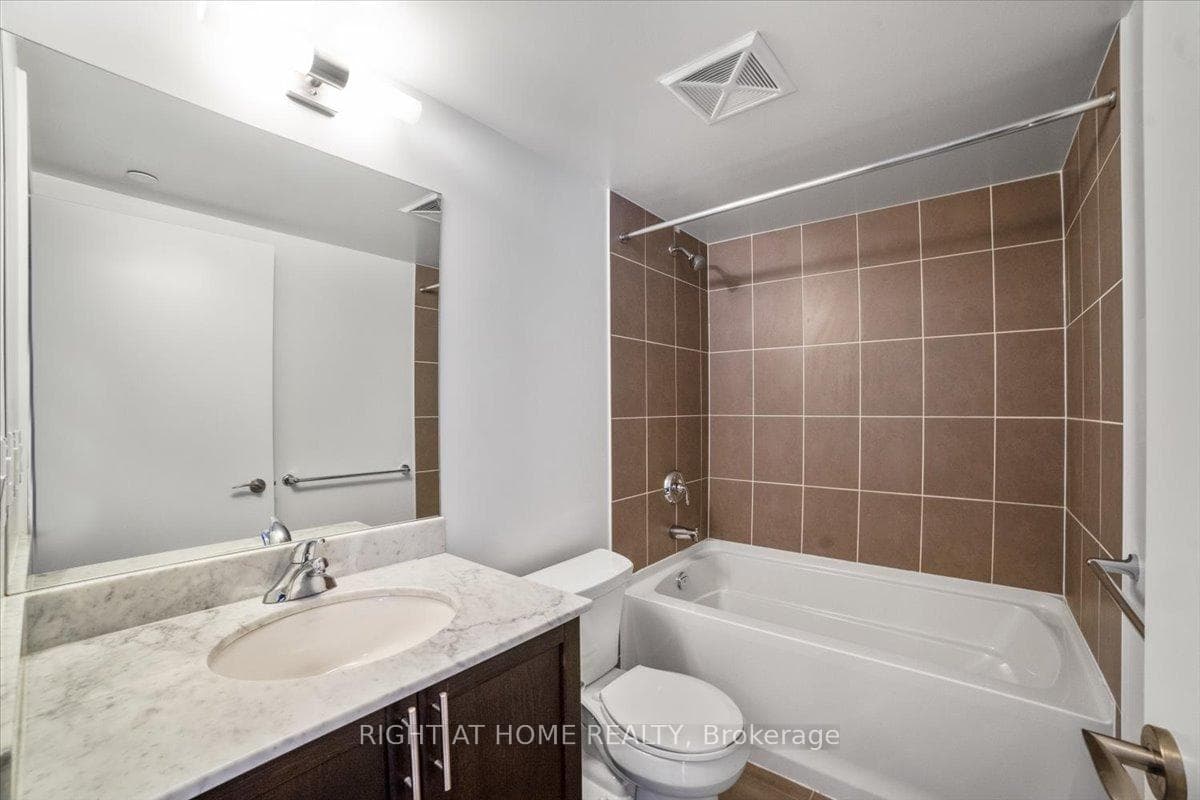 830 Lawrence Avenue Unit 537 photo 10