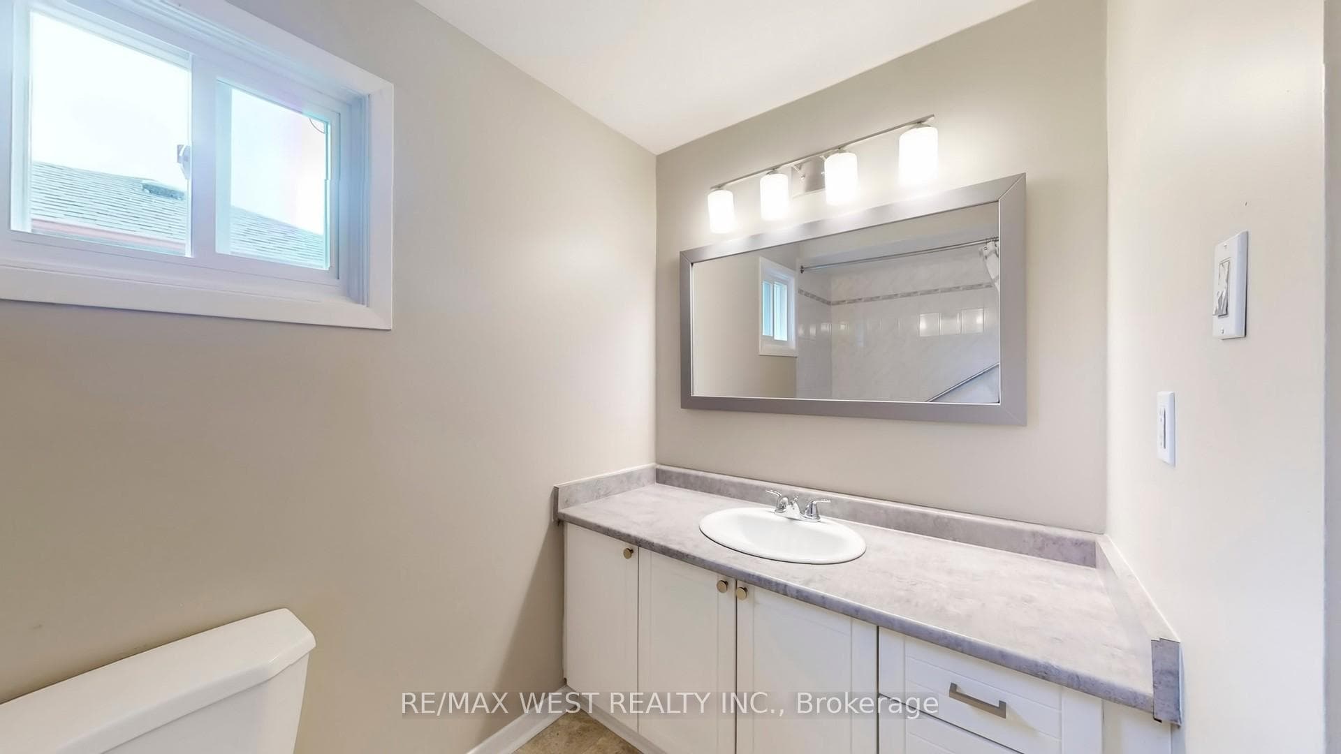52 Radford Drive photo 33