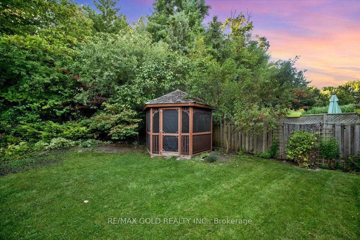 15 Canning Crescent photo 40