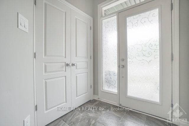 637 Tennant Way photo 5