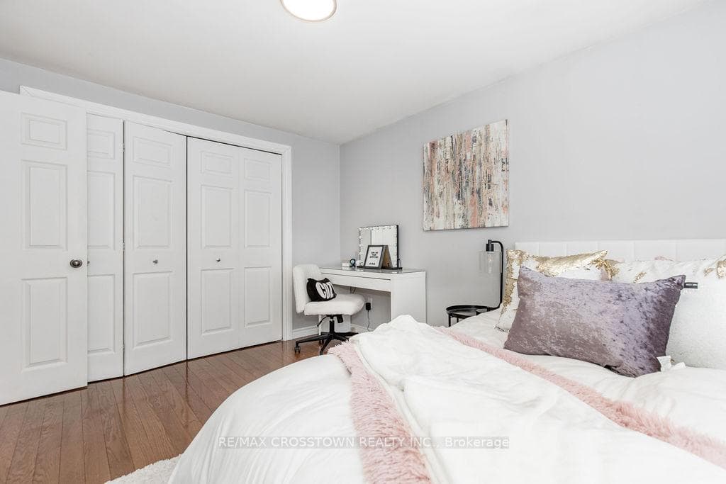 6 Deerpark Drive photo 31