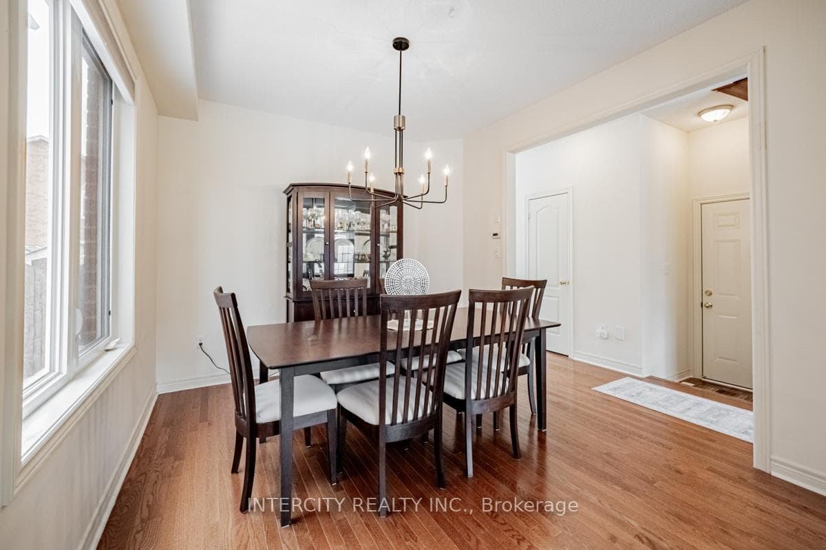 87 Amaranth Crescent photo 11