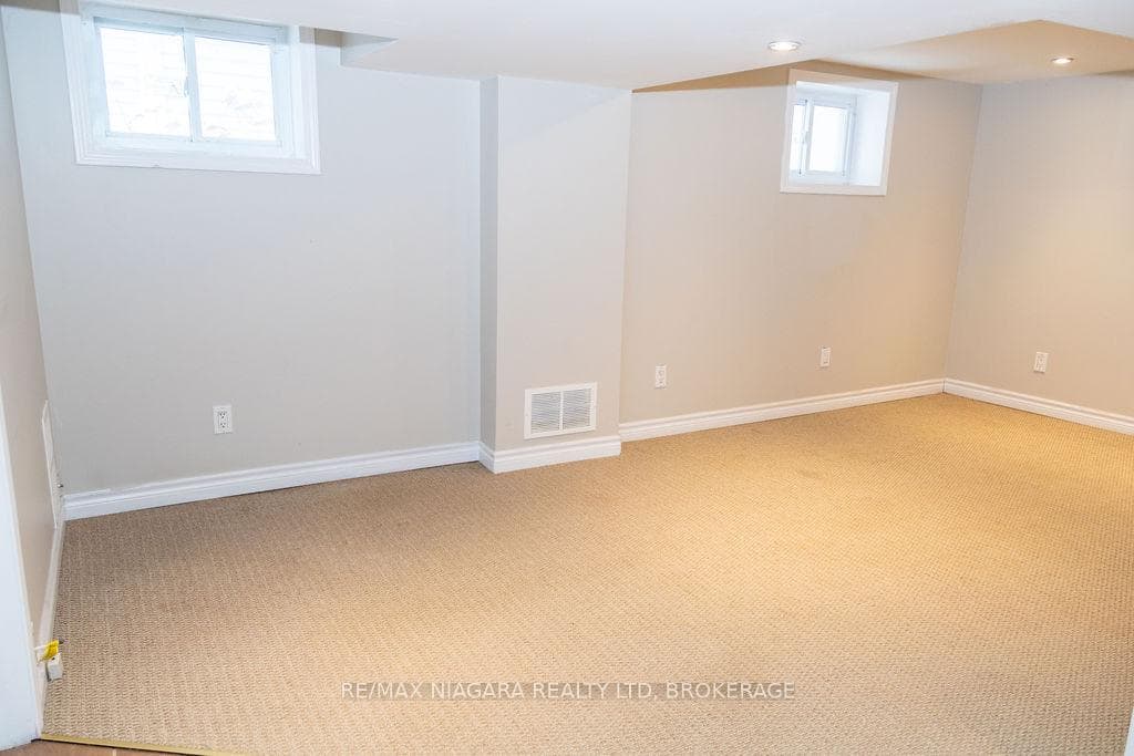18 Welland Vale Road photo 20