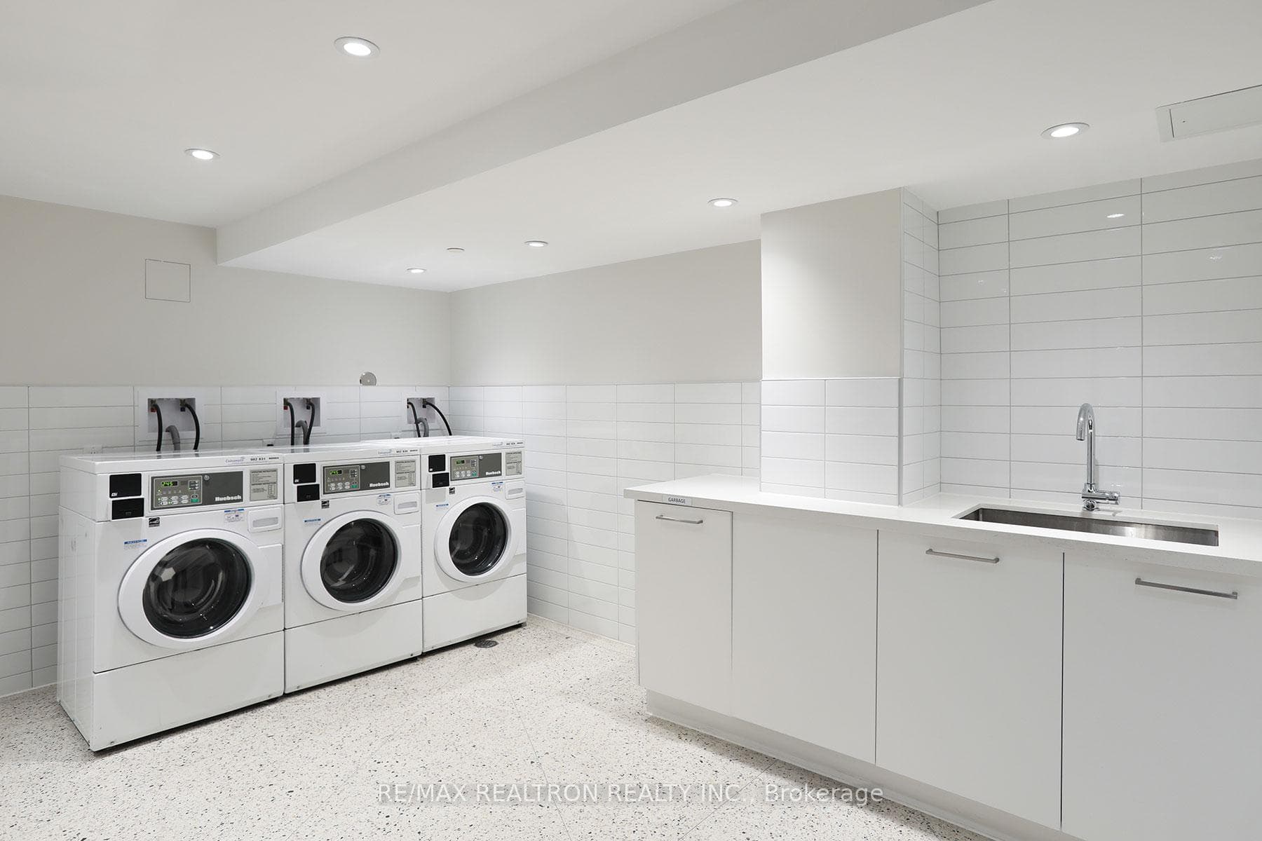 485 Huron Street Unit 1004 photo 17