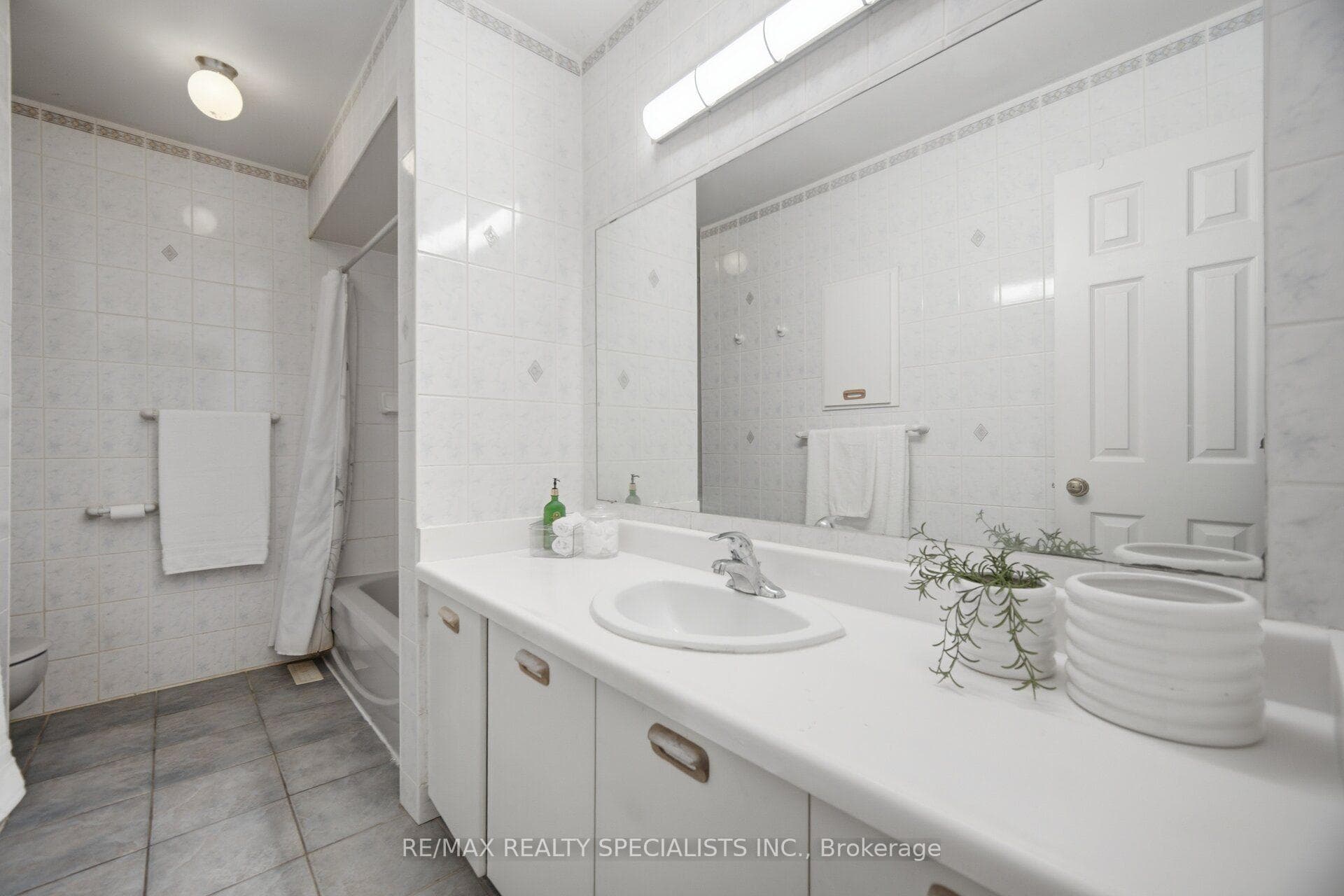 271 Nahani Way photo 28