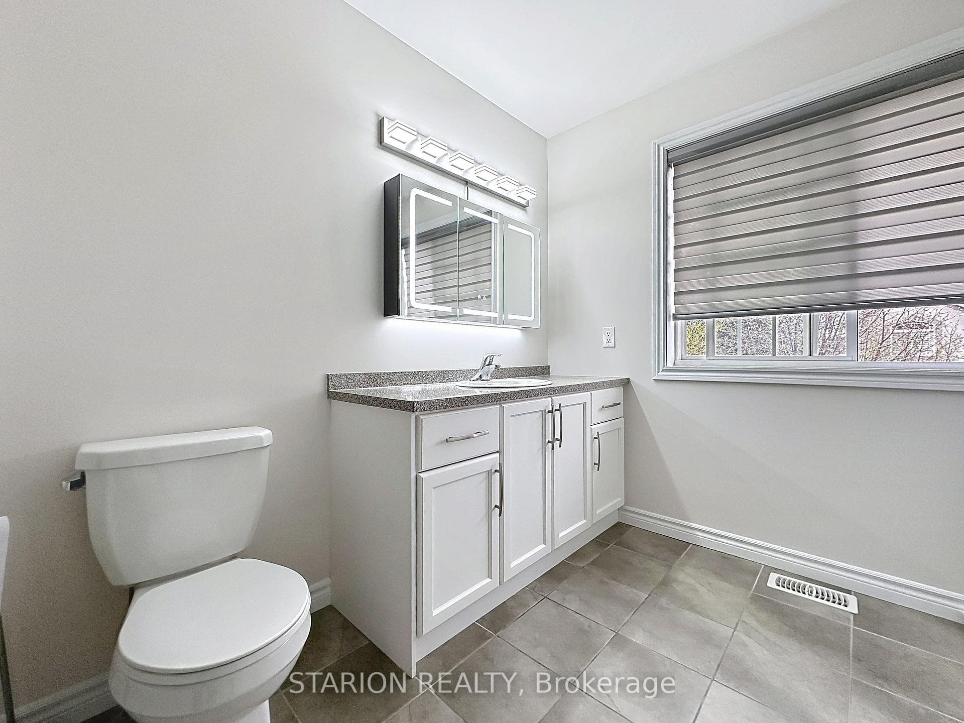 345 GLANCASTER Road Unit 13 photo 33