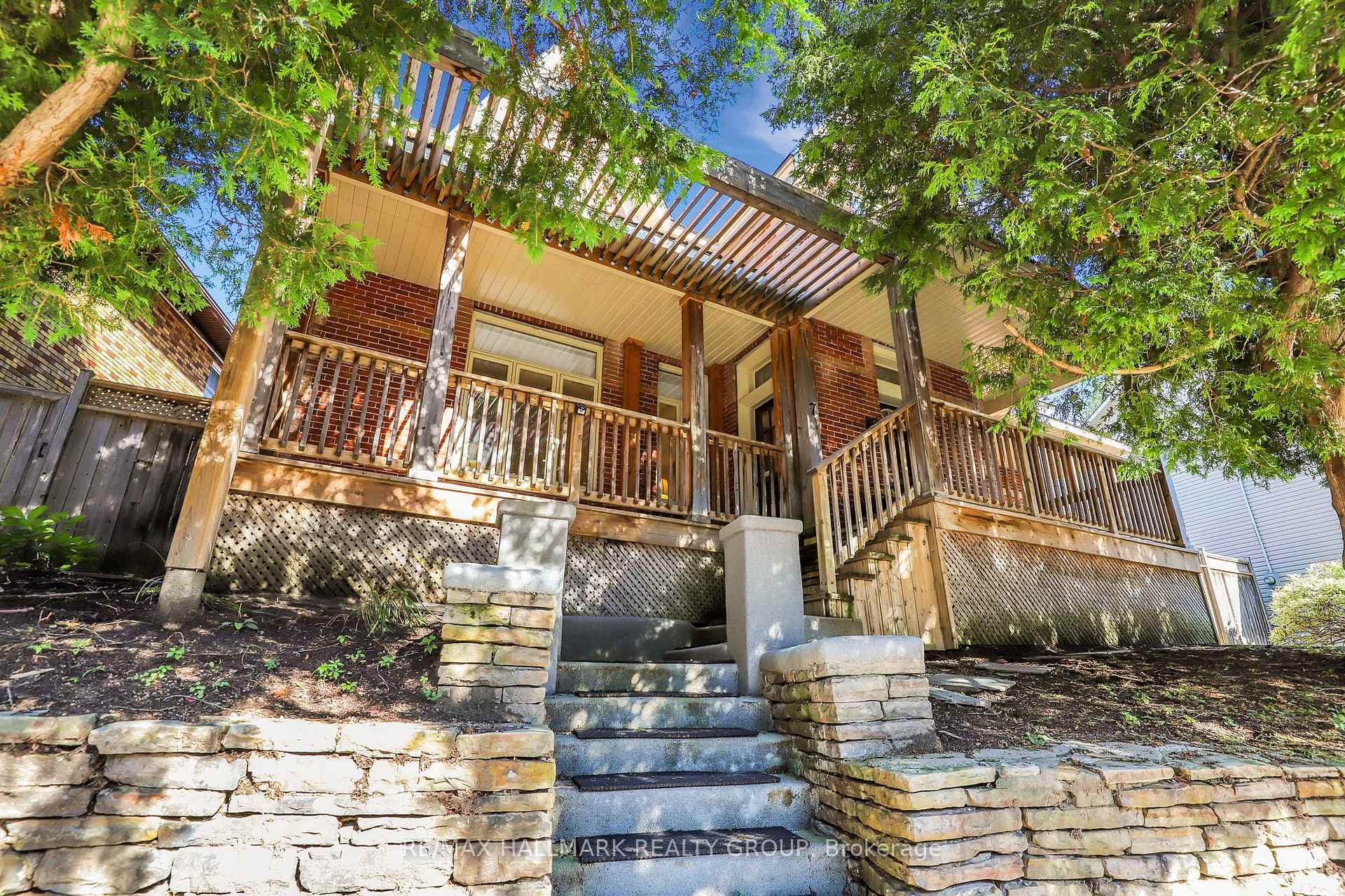 7 CLAREY Avenue photo 1