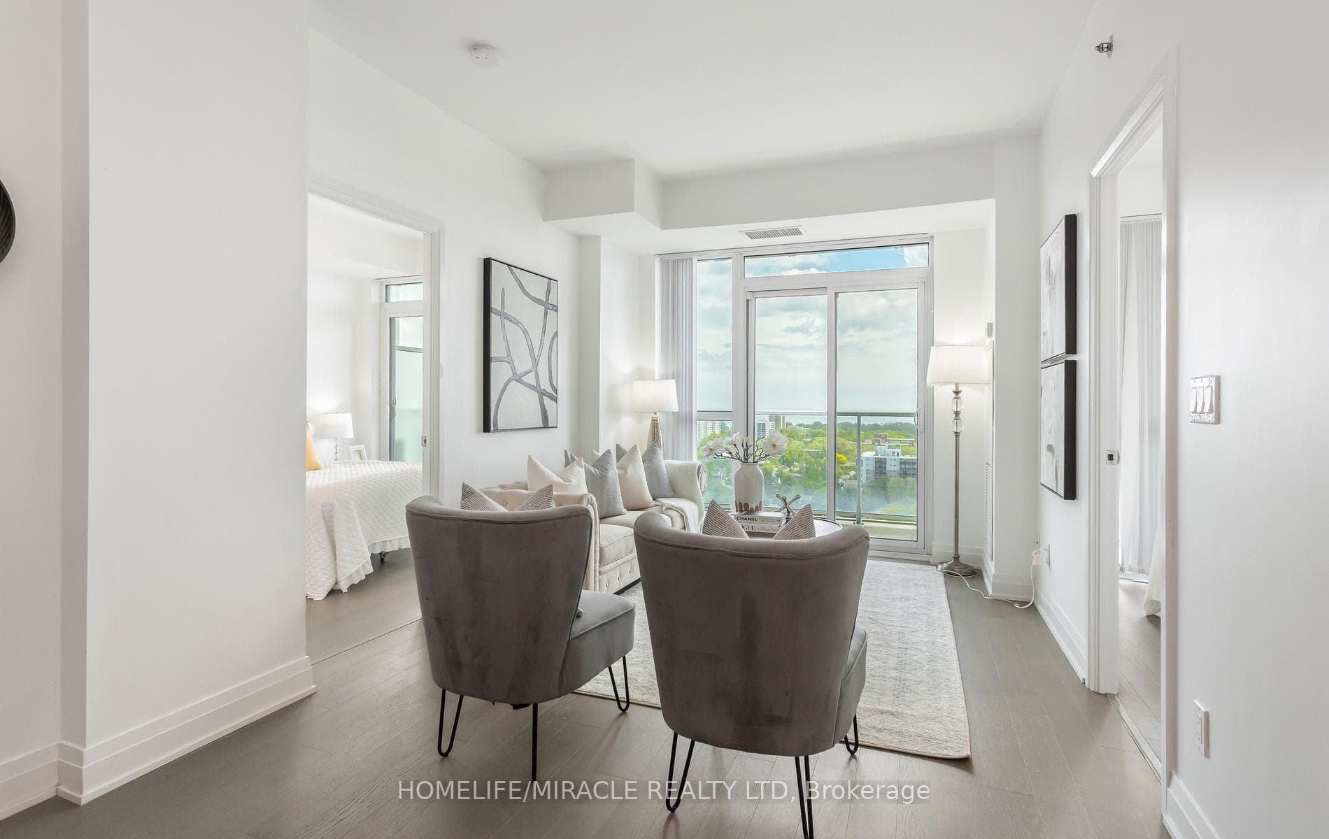 55 Speers Road Unit 1605 photo 6
