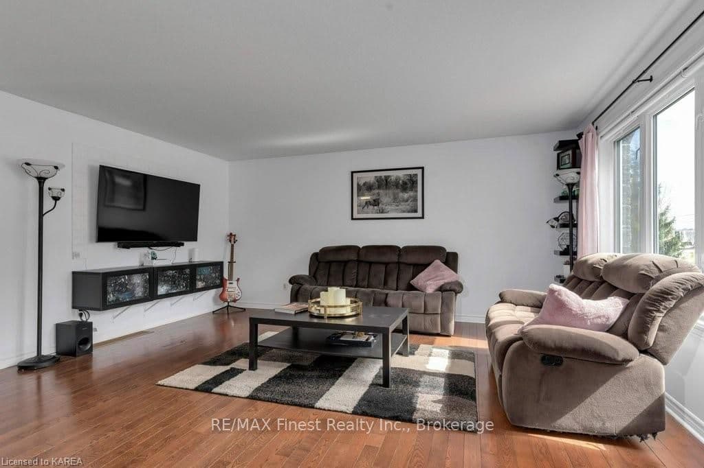 2408 WASHBURN Road photo 7