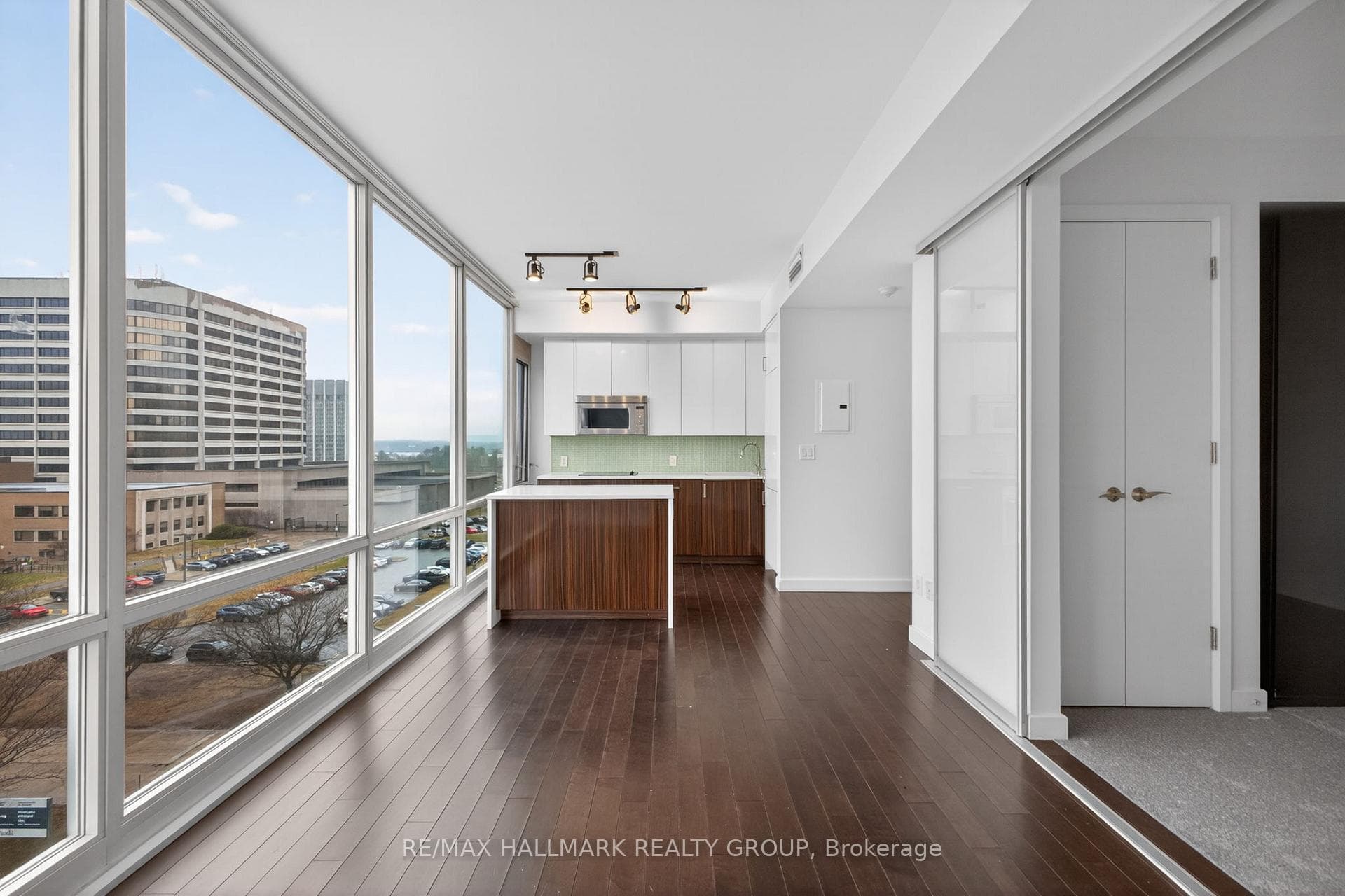 201 Parkdale Avenue Unit 705 photo 5